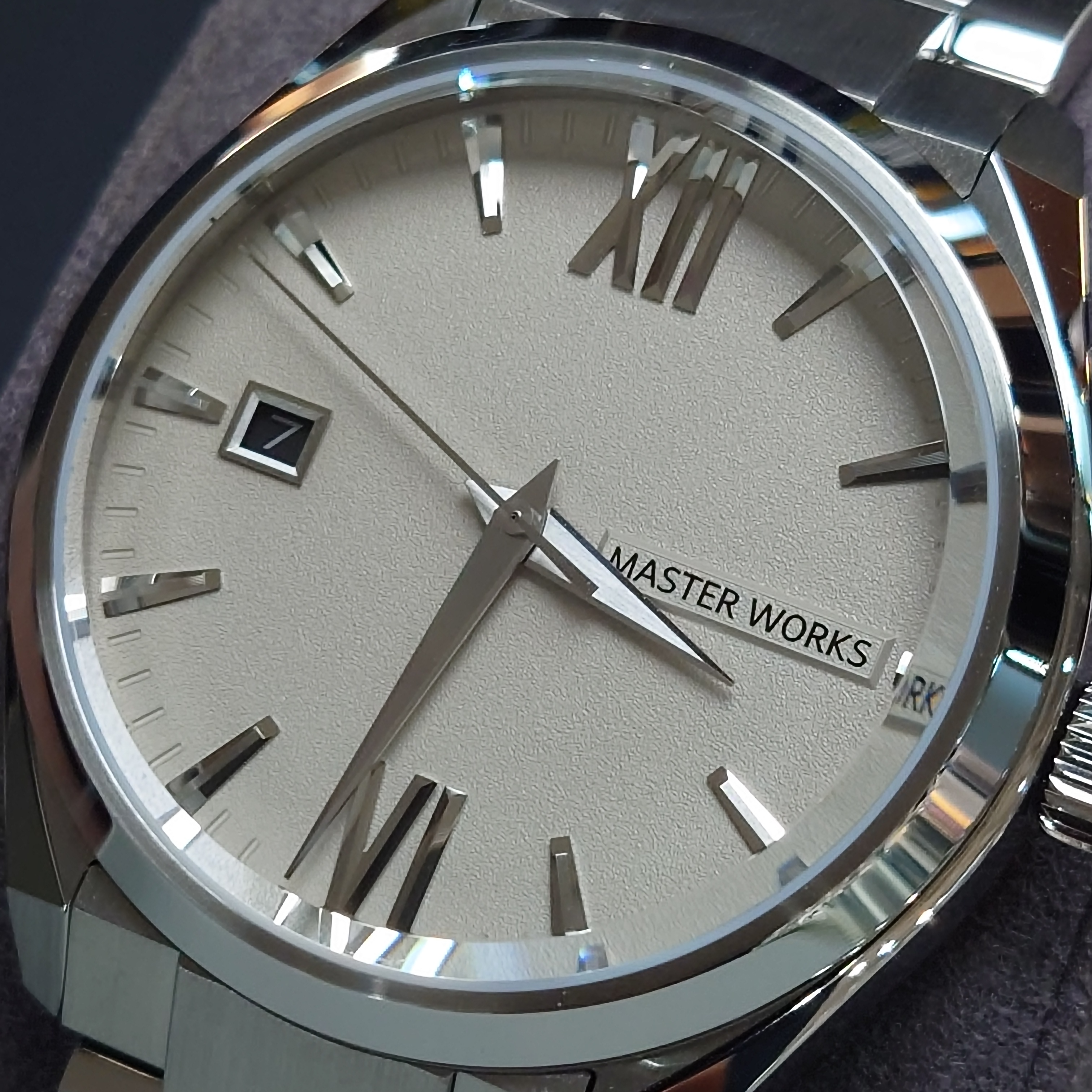 Master Works ANGOLOACUTO Beige