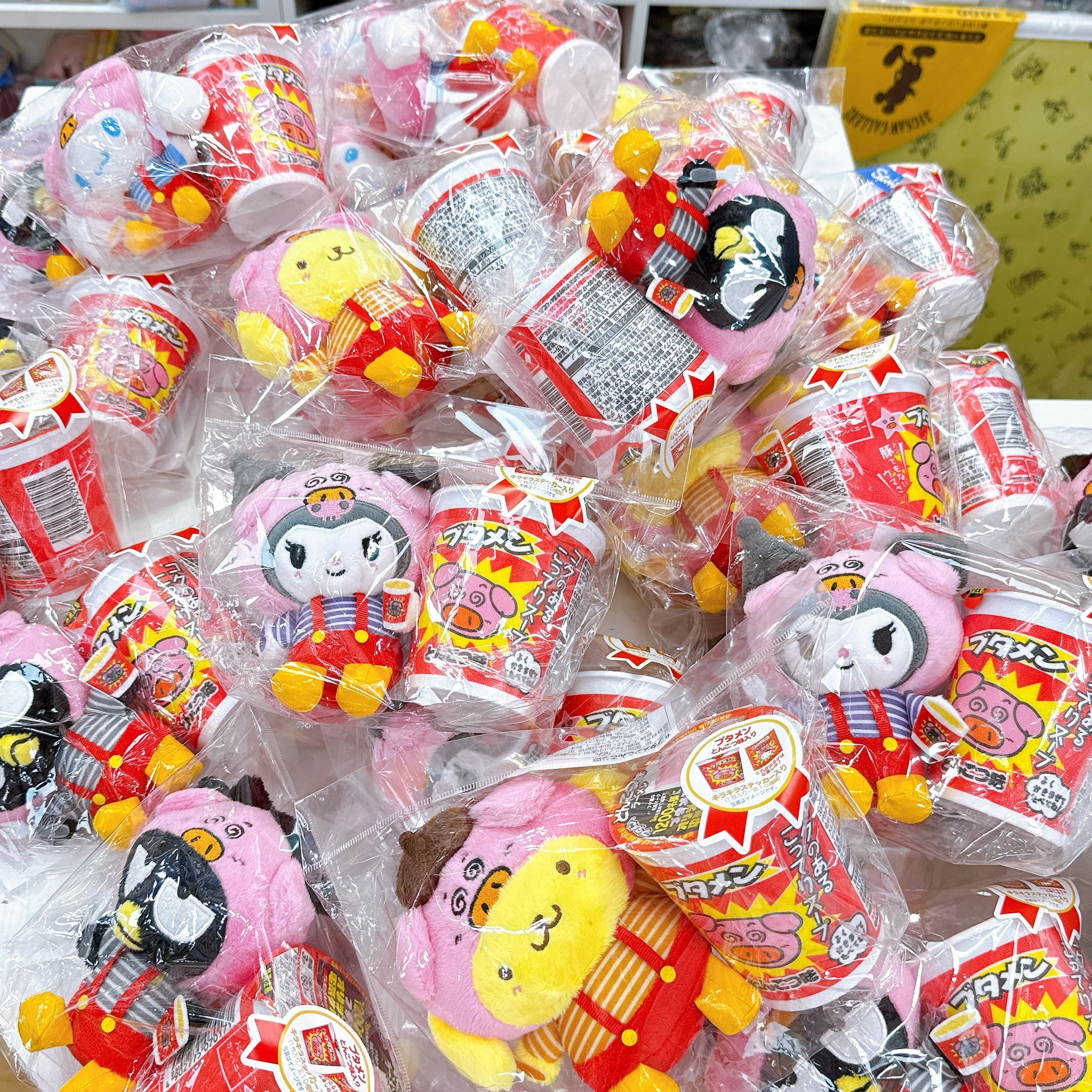 日本直送Sanrio Butaman 豬豬拉麵合作系列 公仔掛飾 附送杯麵和貼紙隨機抽出