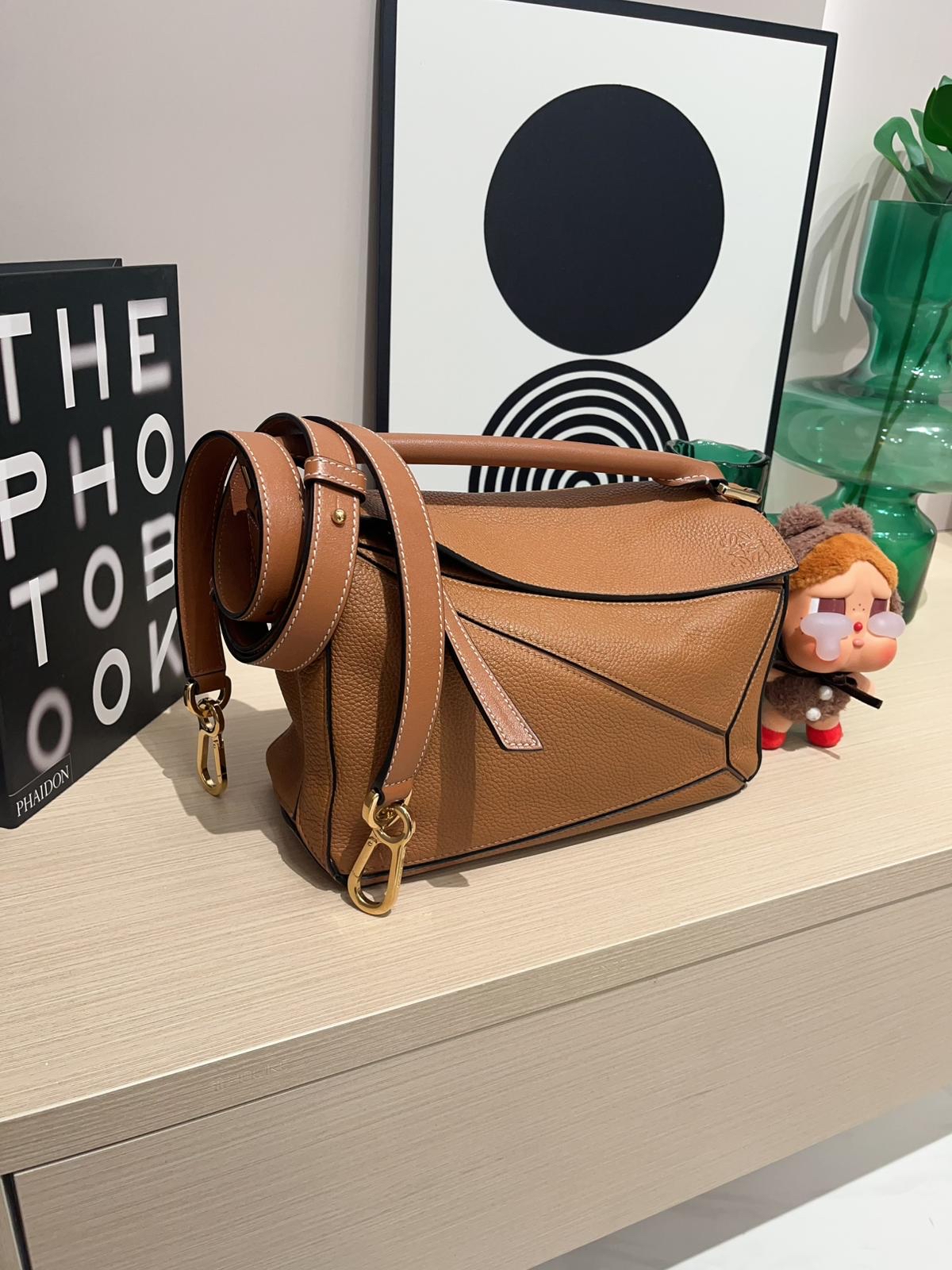 Loewe Puzzle Small Tan Calfskin 100%Authentic, 98%New ✅Tap✅Booklet✅Dust bag