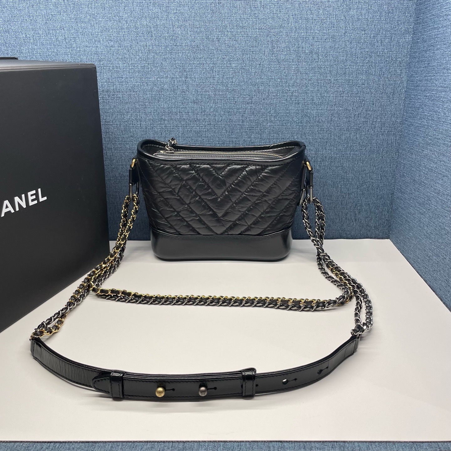 【預訂貨品】 鐳射30開👜 CHANEL V紋黑色流浪包