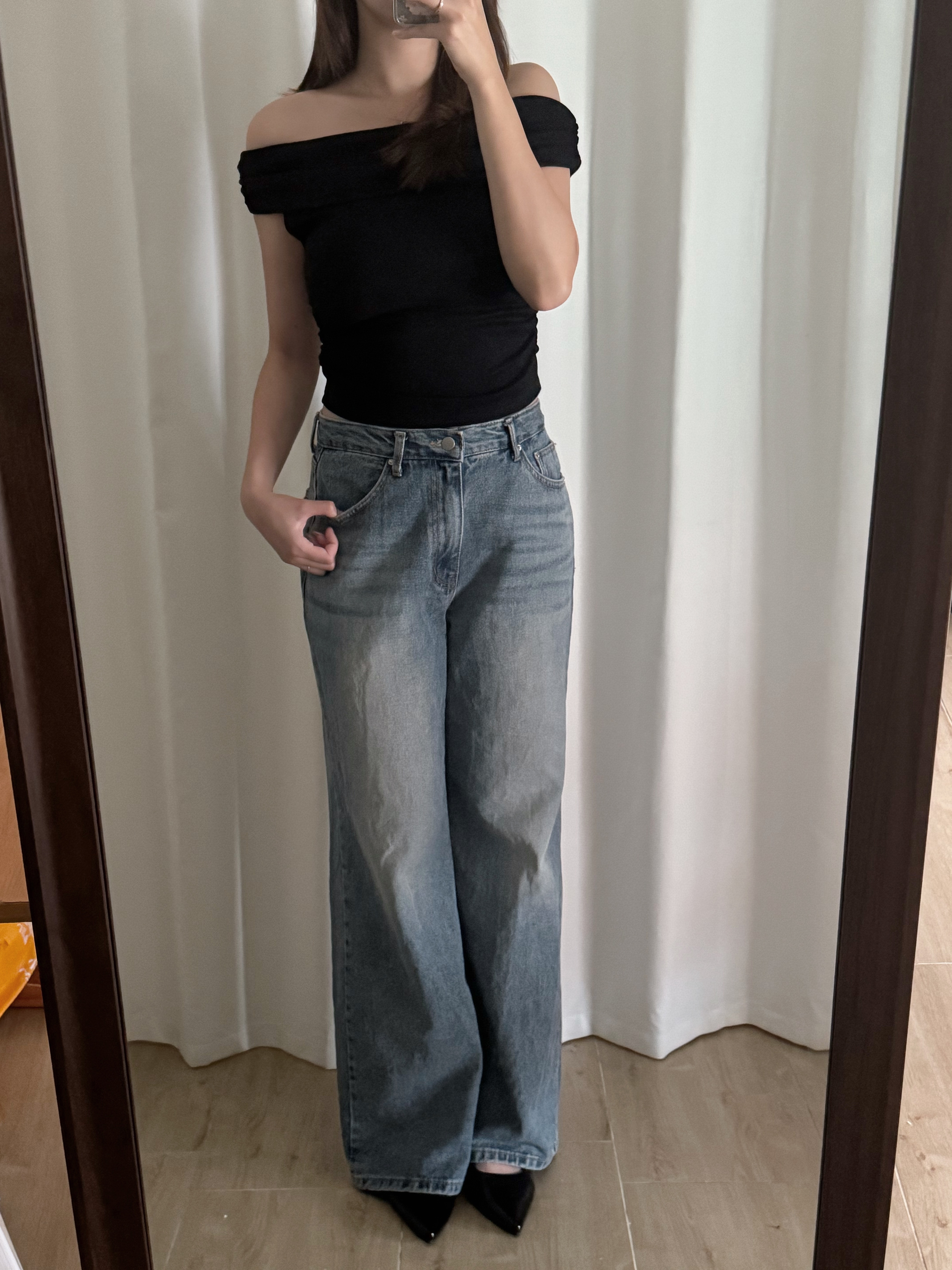 皺褶彈彈一字肩短袖上衣(兩色入)