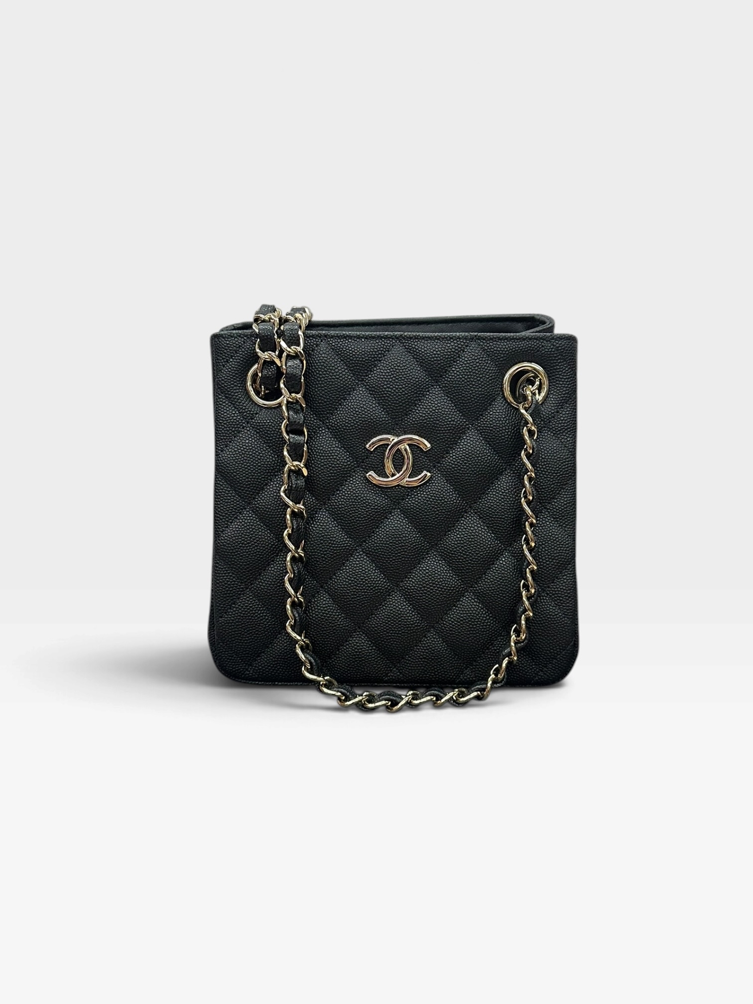 Pre-Owned Chanel Mini Bucket Bag/ Product Code: 102007