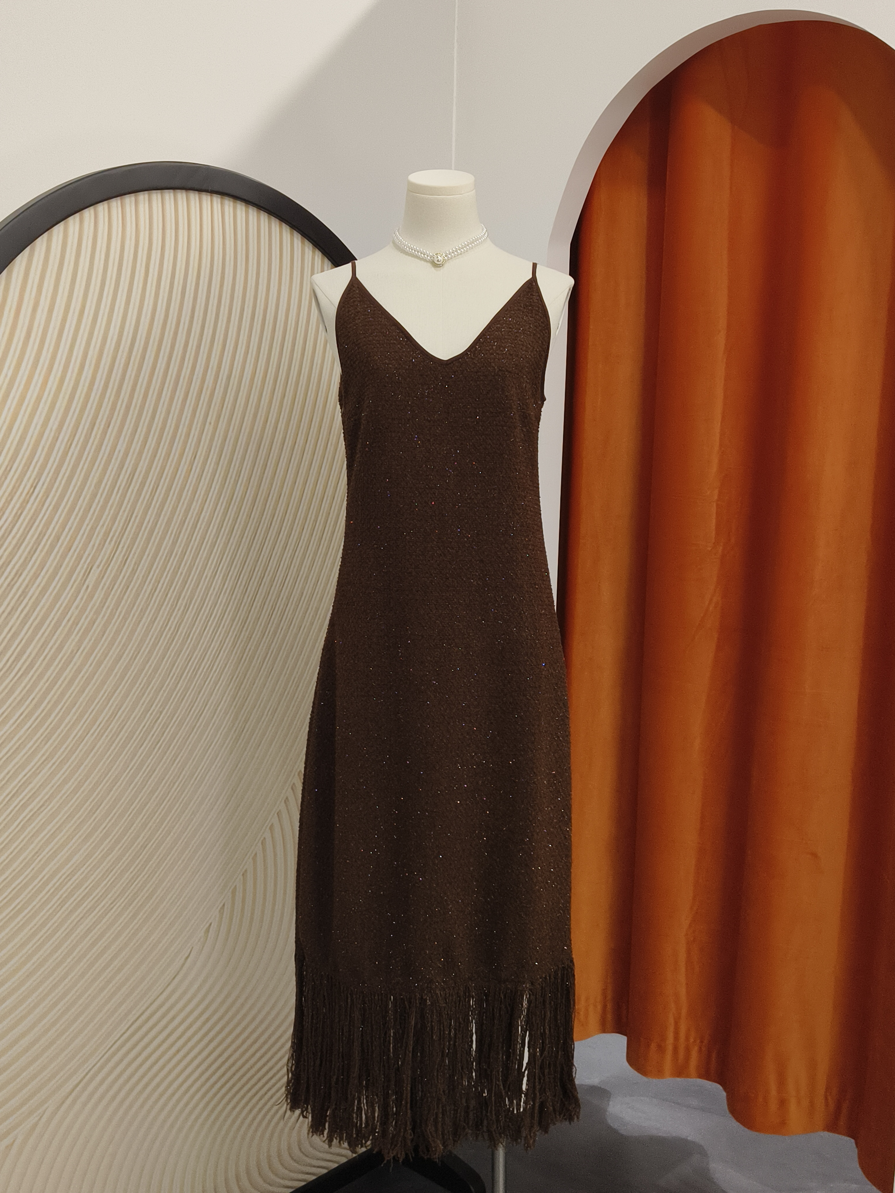V领法式流苏连衣裙 V Neck Fringe Hem Cami Dress