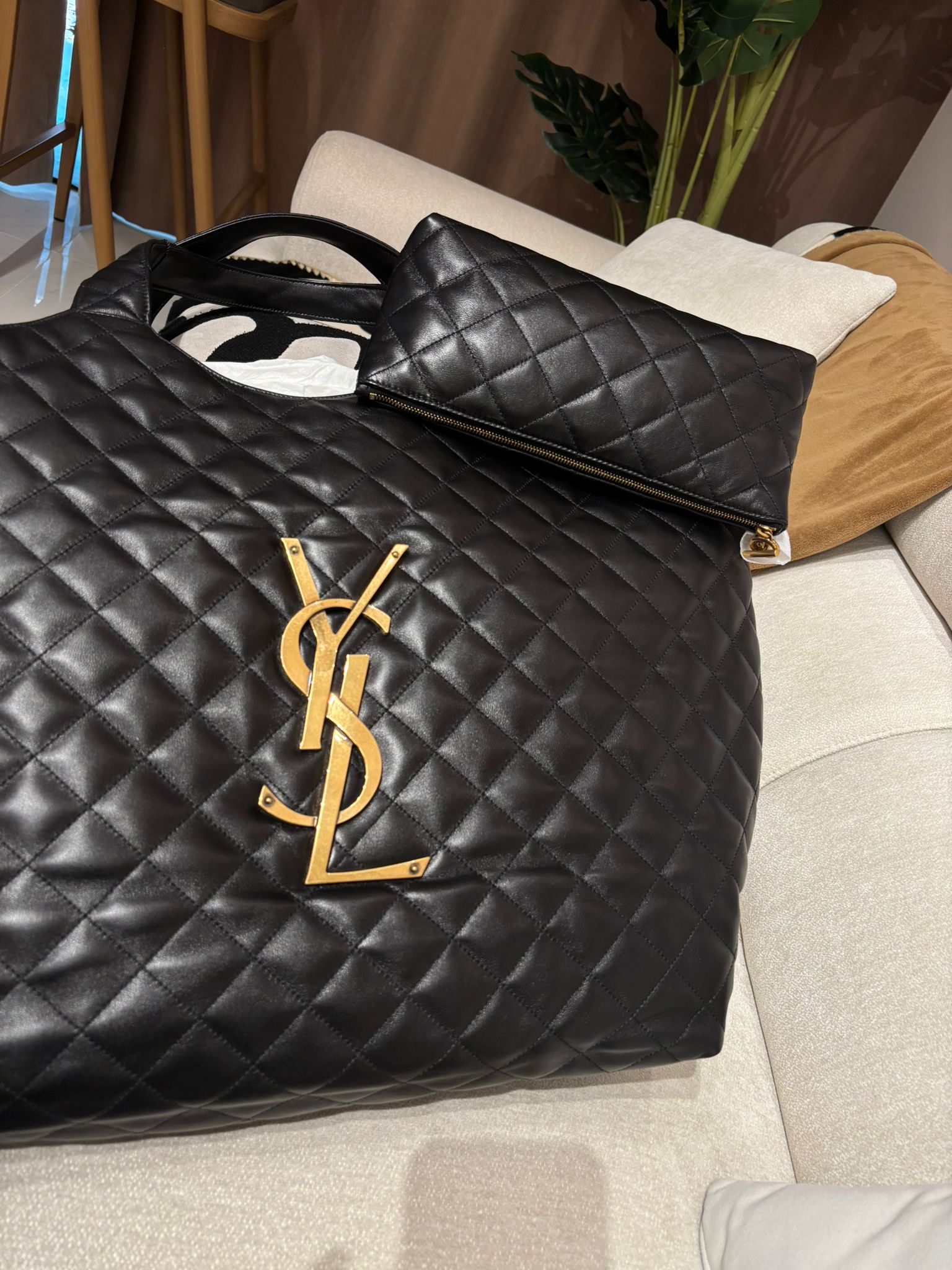 未使用品Ysl Icare Maxi Tote bag 100%Authentic, Unused ✅Tag ✅Dust bag