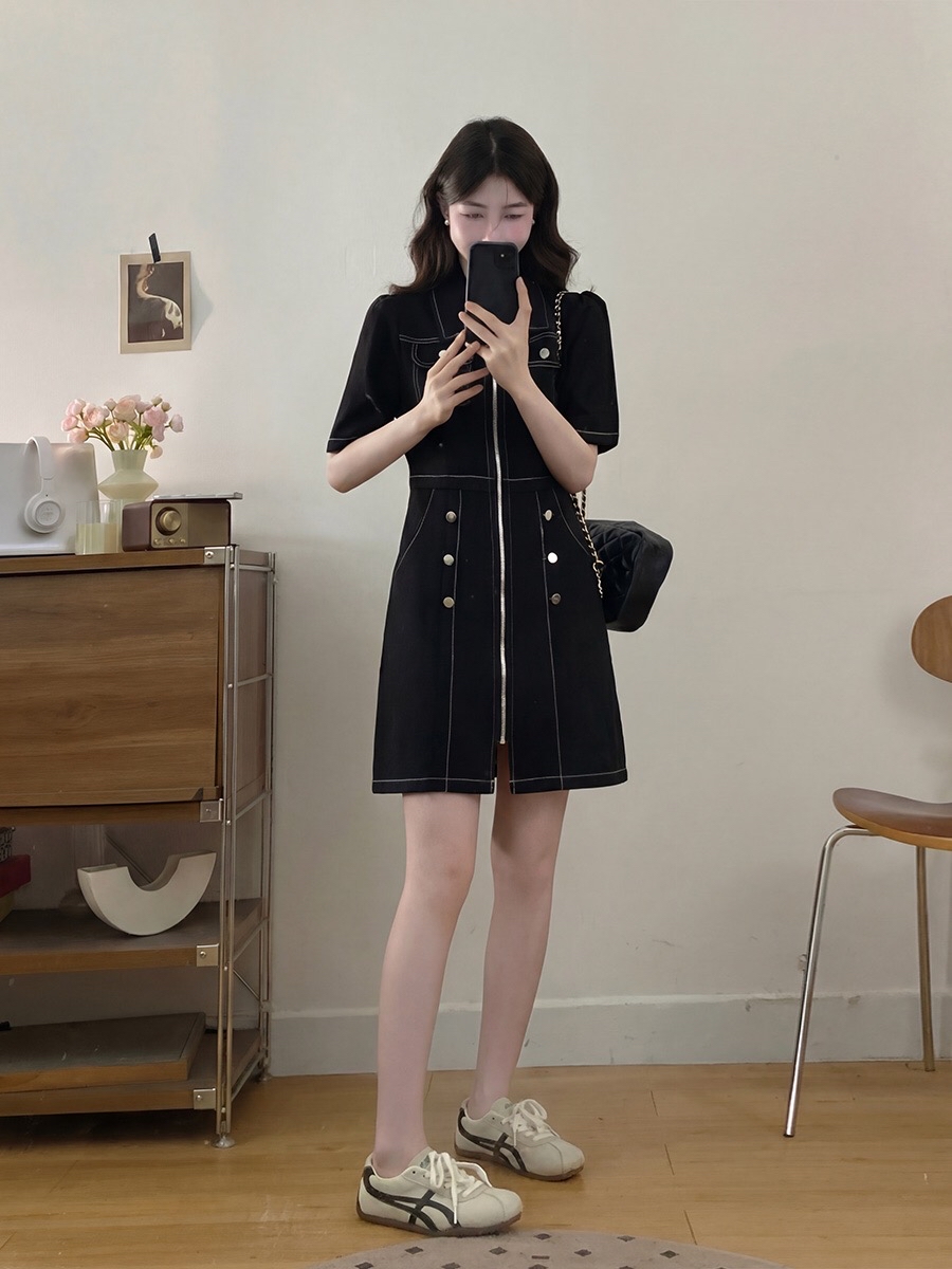 B203(3570短) 短款韩版JEANS白车线边前排拉链双口袋下摆六银钮黑连身裙