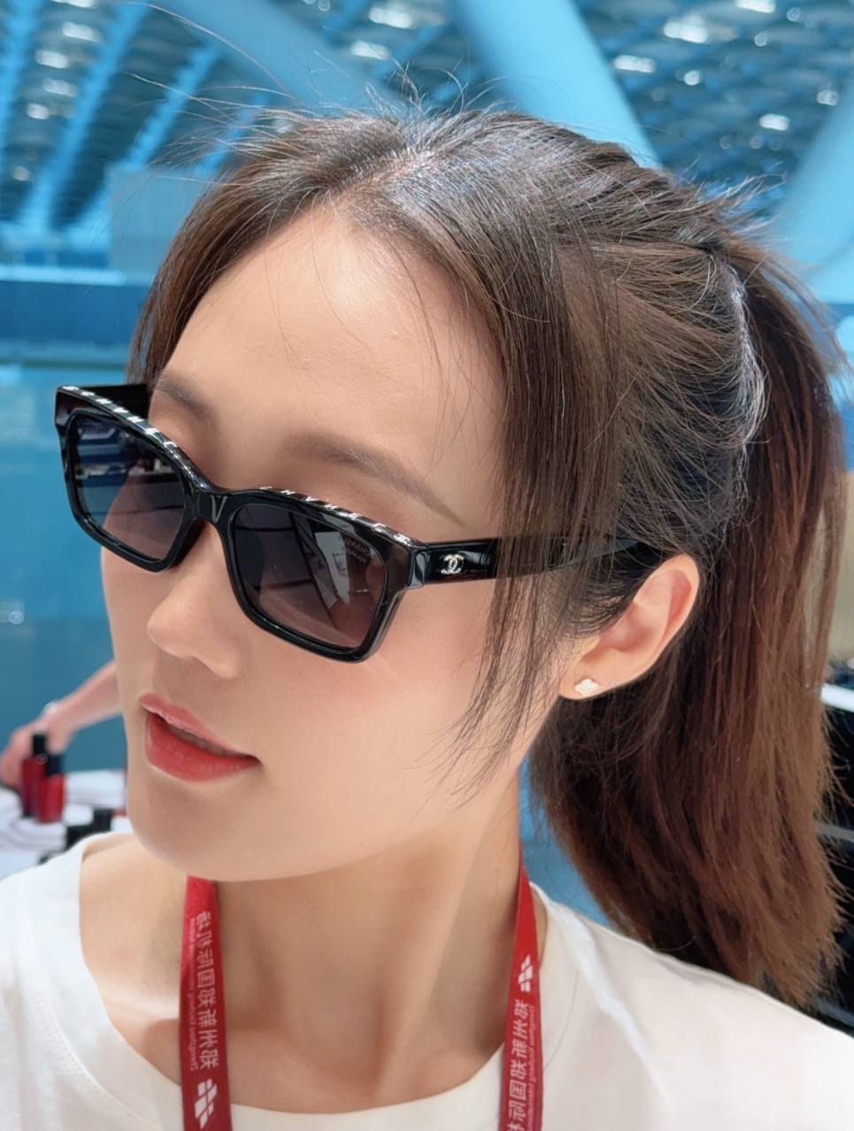 現貨✨🫶🏻Chanel 拼接字母太陽眼鏡 black color