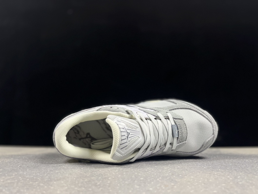 Mizuno Wave Prophecy LS 