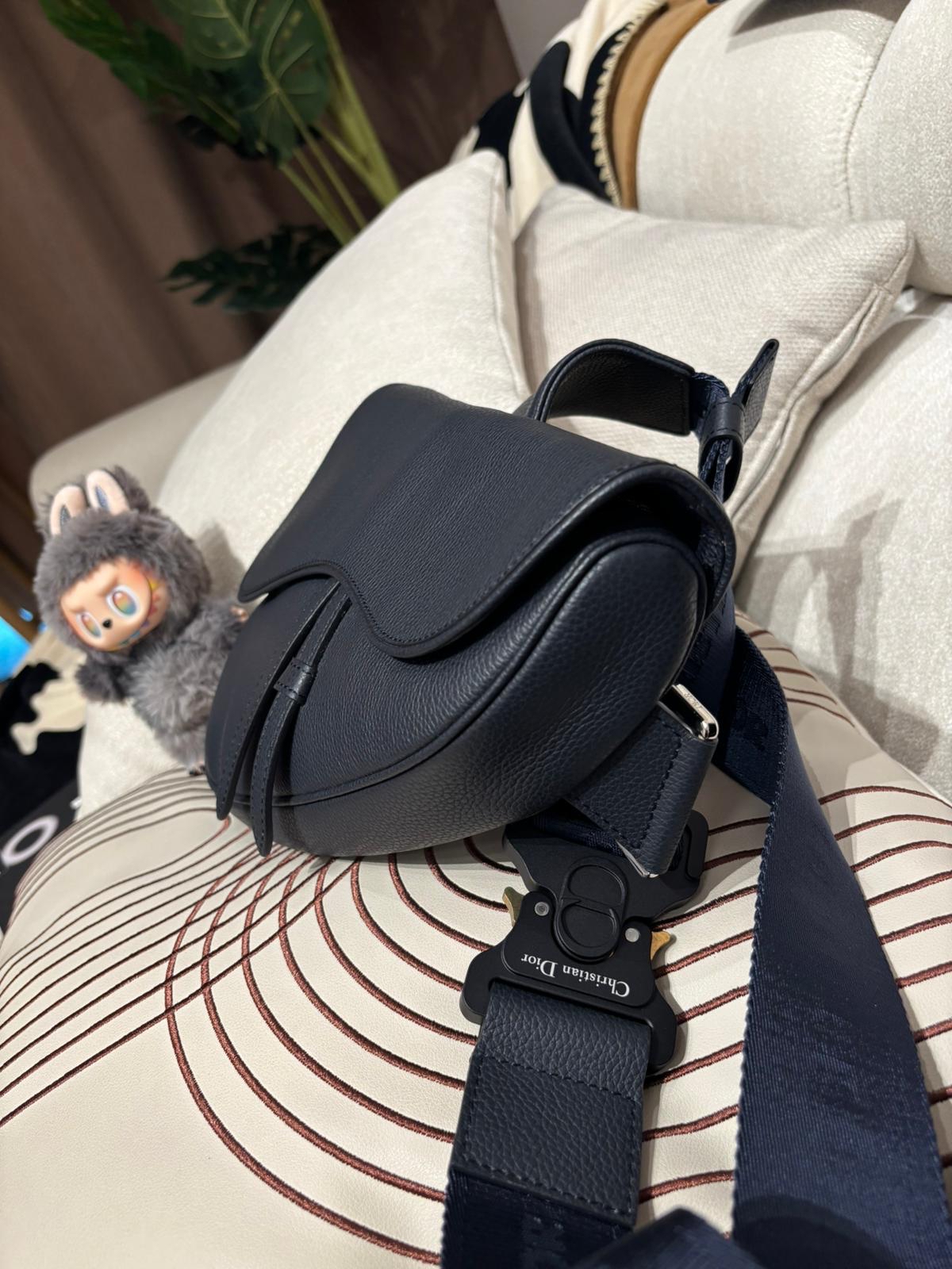 Dior saddle bag calfskin men  100%Authentic ,98%new✅dust bag  