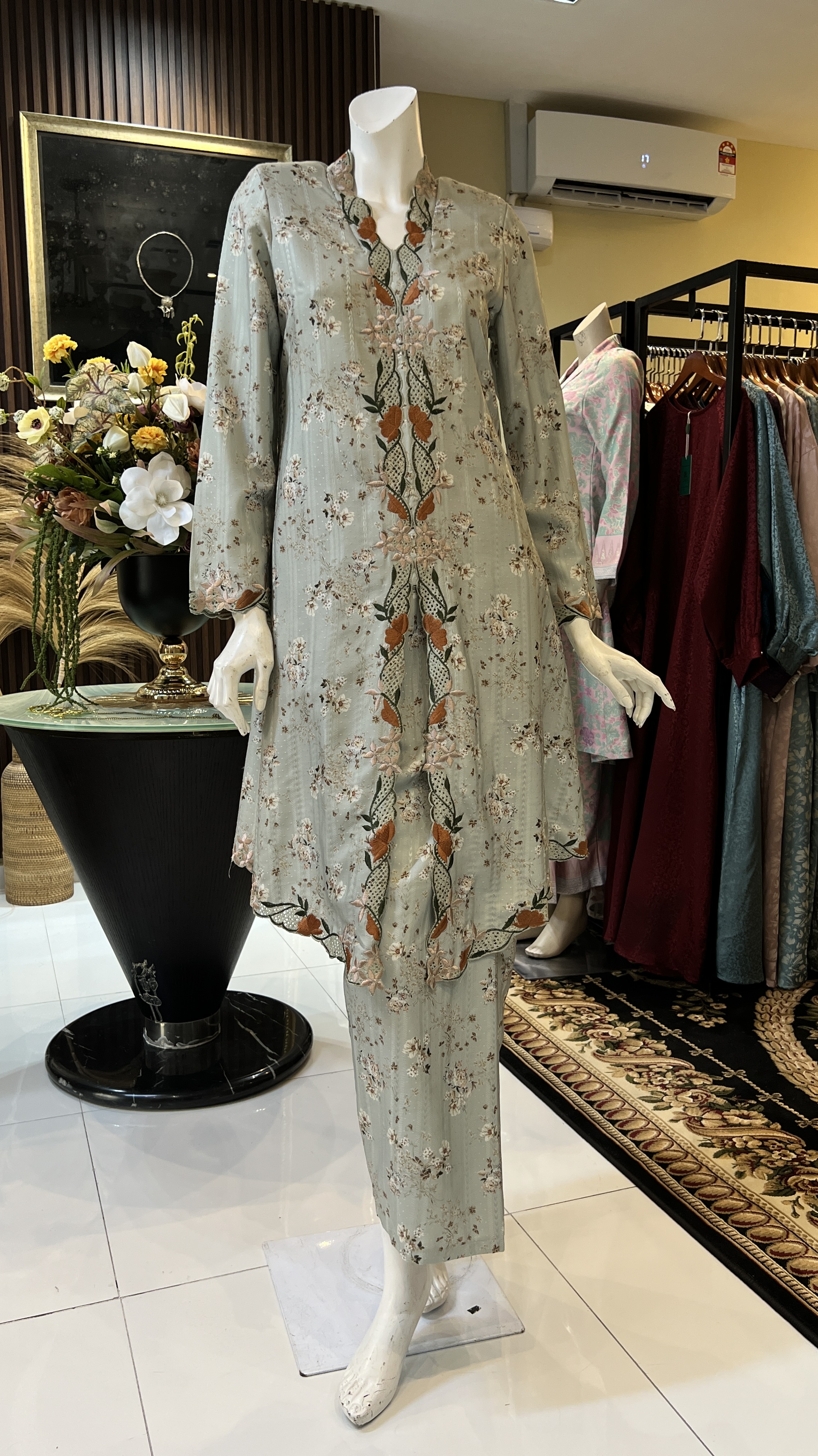 KEBAYA SERI BULAN (MINT GREEN)