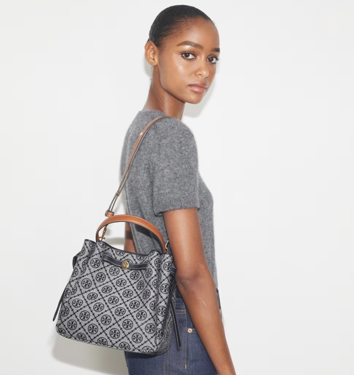 Tory Burch T MONOGRAM ROMY BUCKET BAG
