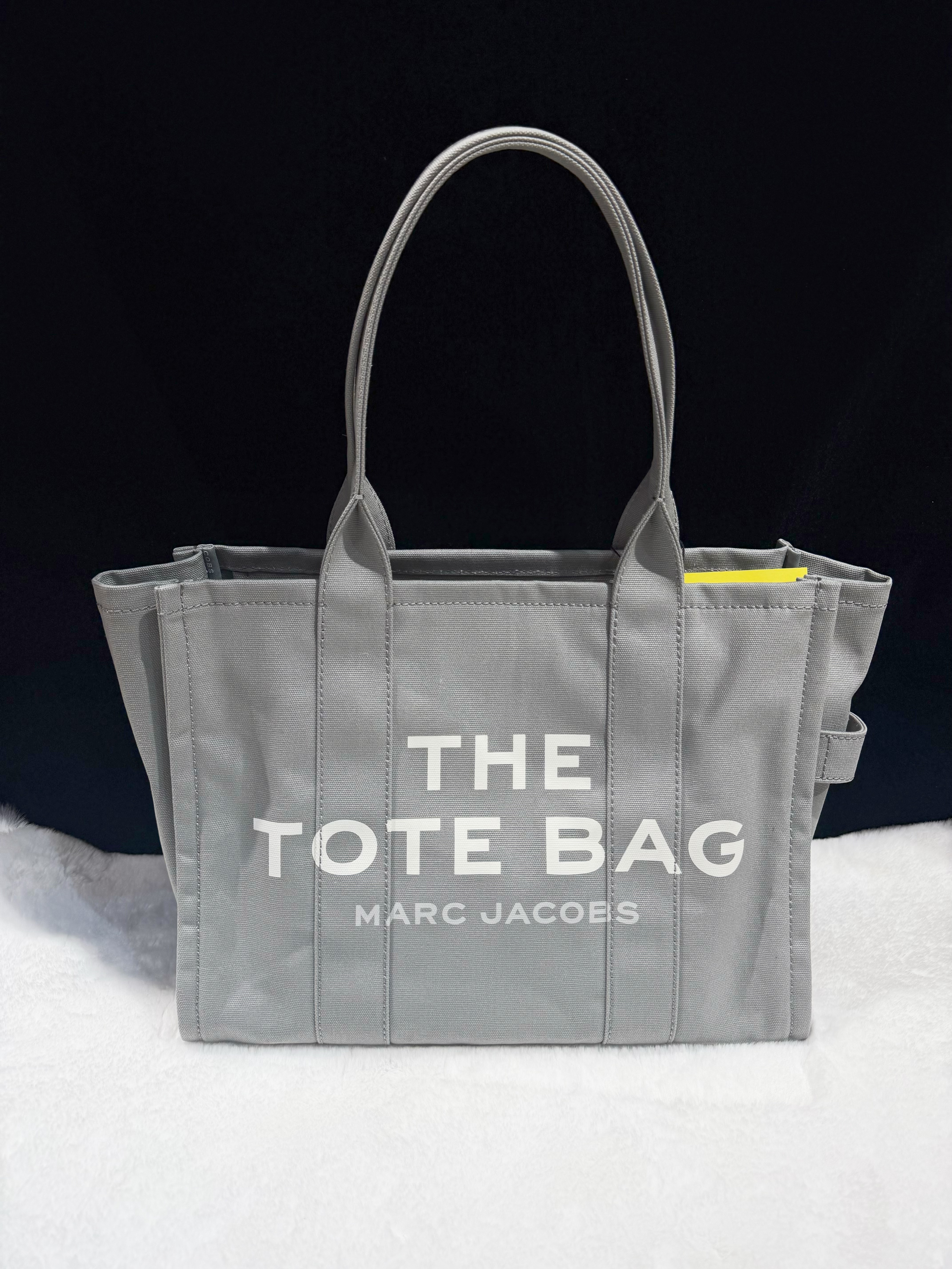 Marc jacobs traveler large tote grey