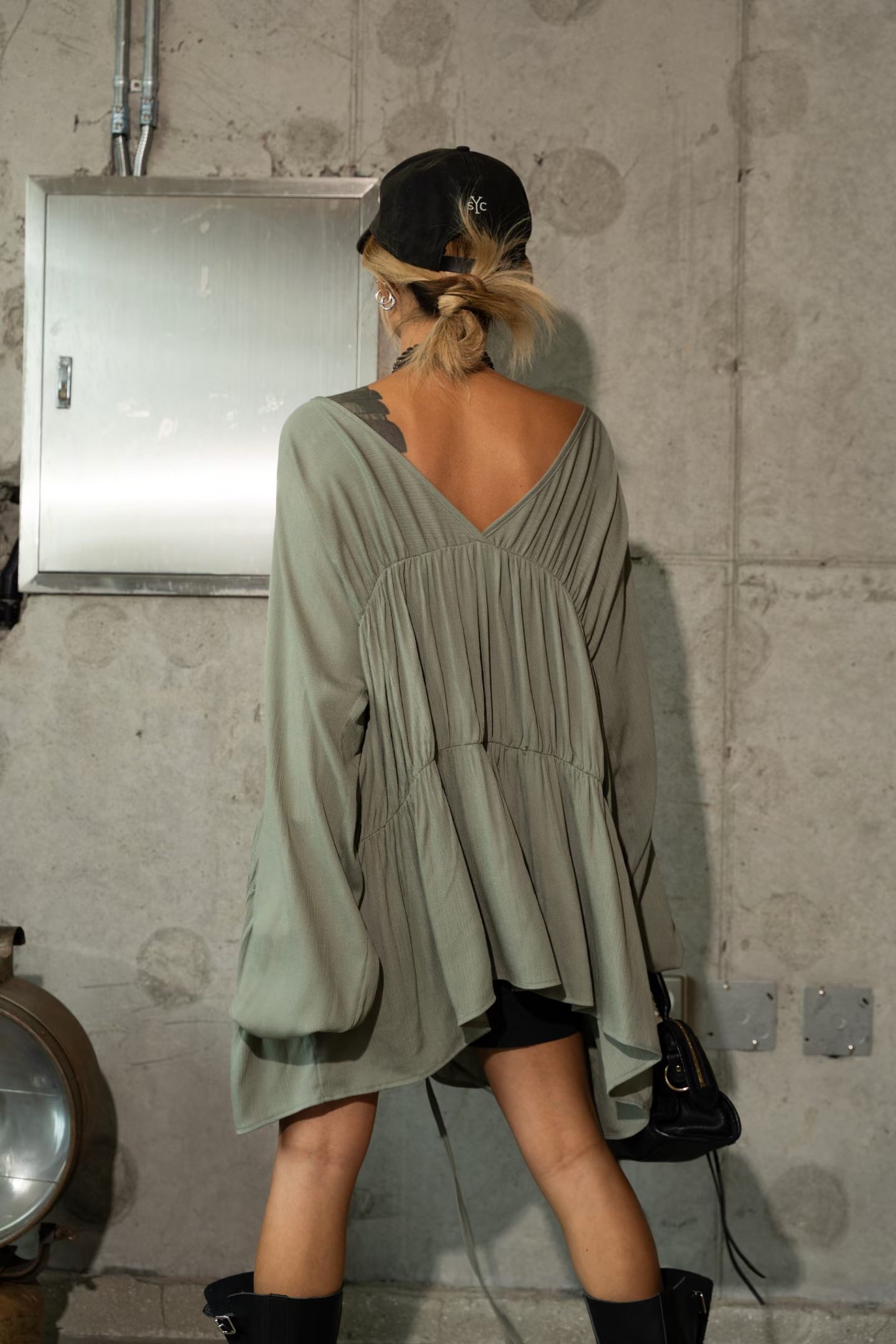 東大門女裝| 2 way Blouse(Green/Whit/Black)