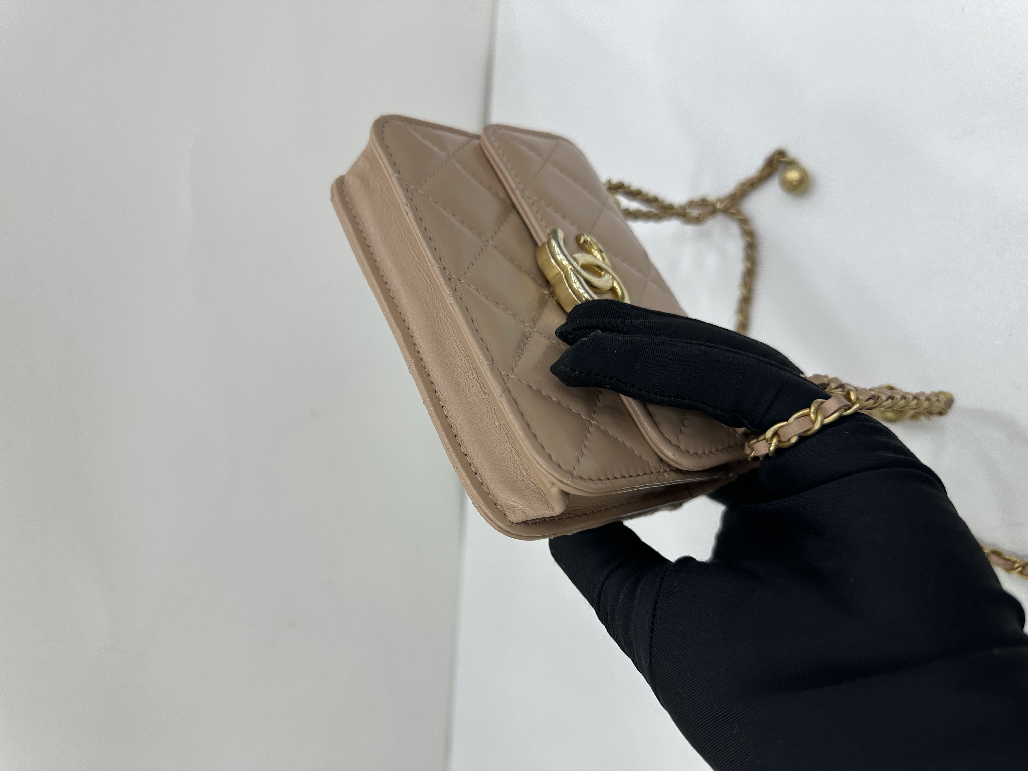 直播貨品 |  [1個-$100 2個-$300］GG77