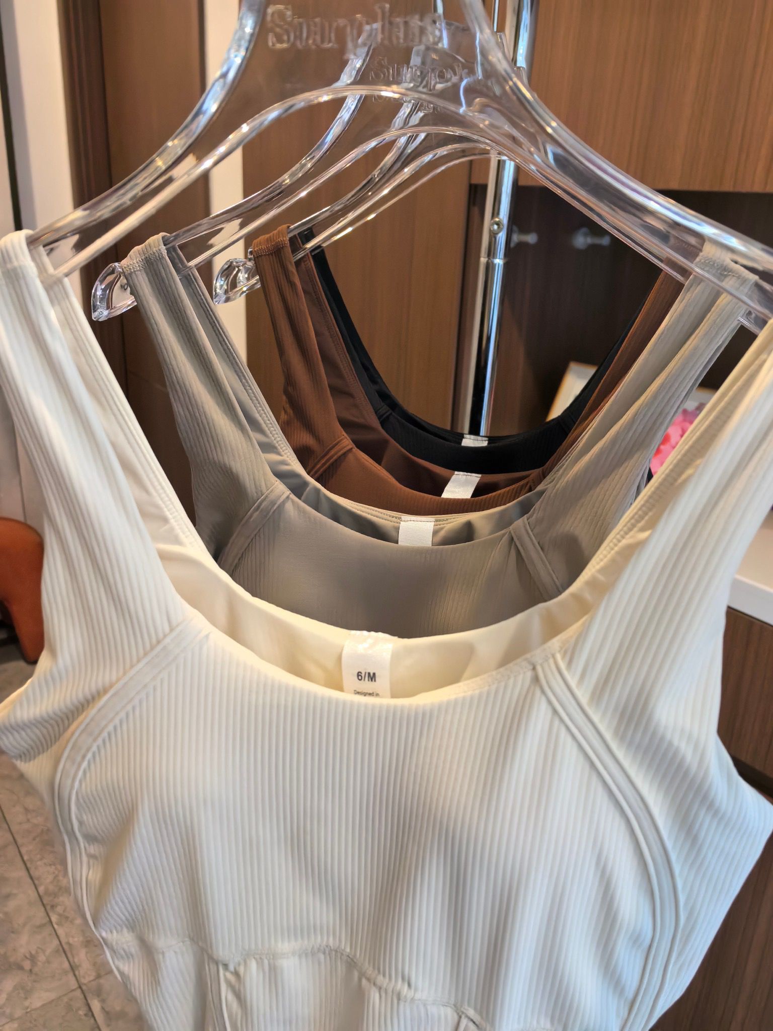 $108件。2件起$98件。lulu Waist-Seamed Nulu螺紋瑜伽背心