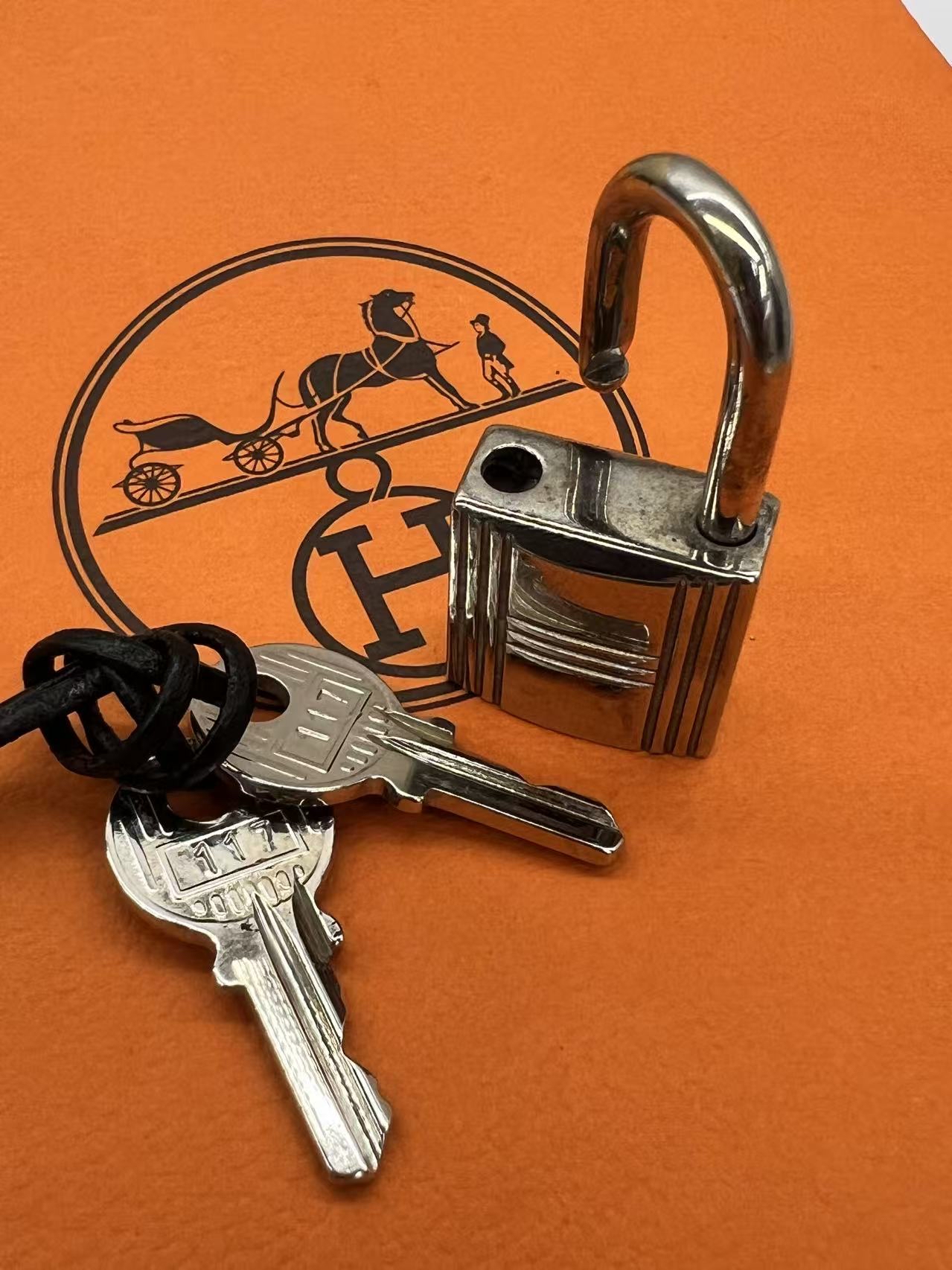Hermes Cadena Lock and Key Set