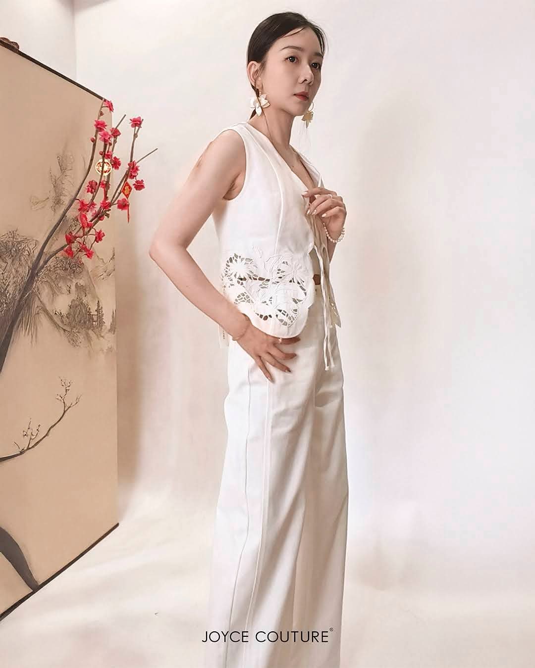 花卉刺绣马甲 T0163