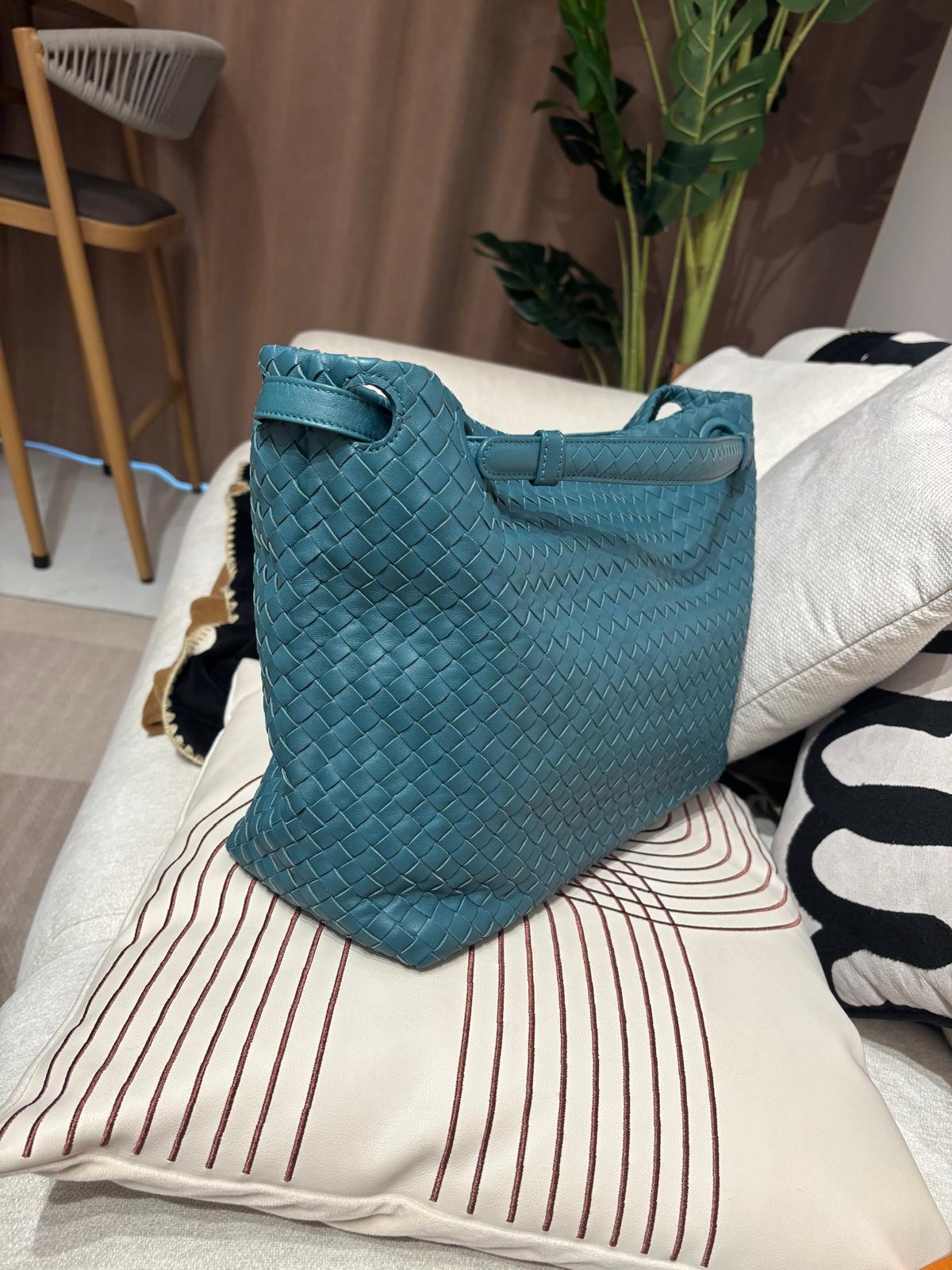 Bottega Veneta BV Shoulder Bag 100%Authentic, 99%New ✅Dust bag