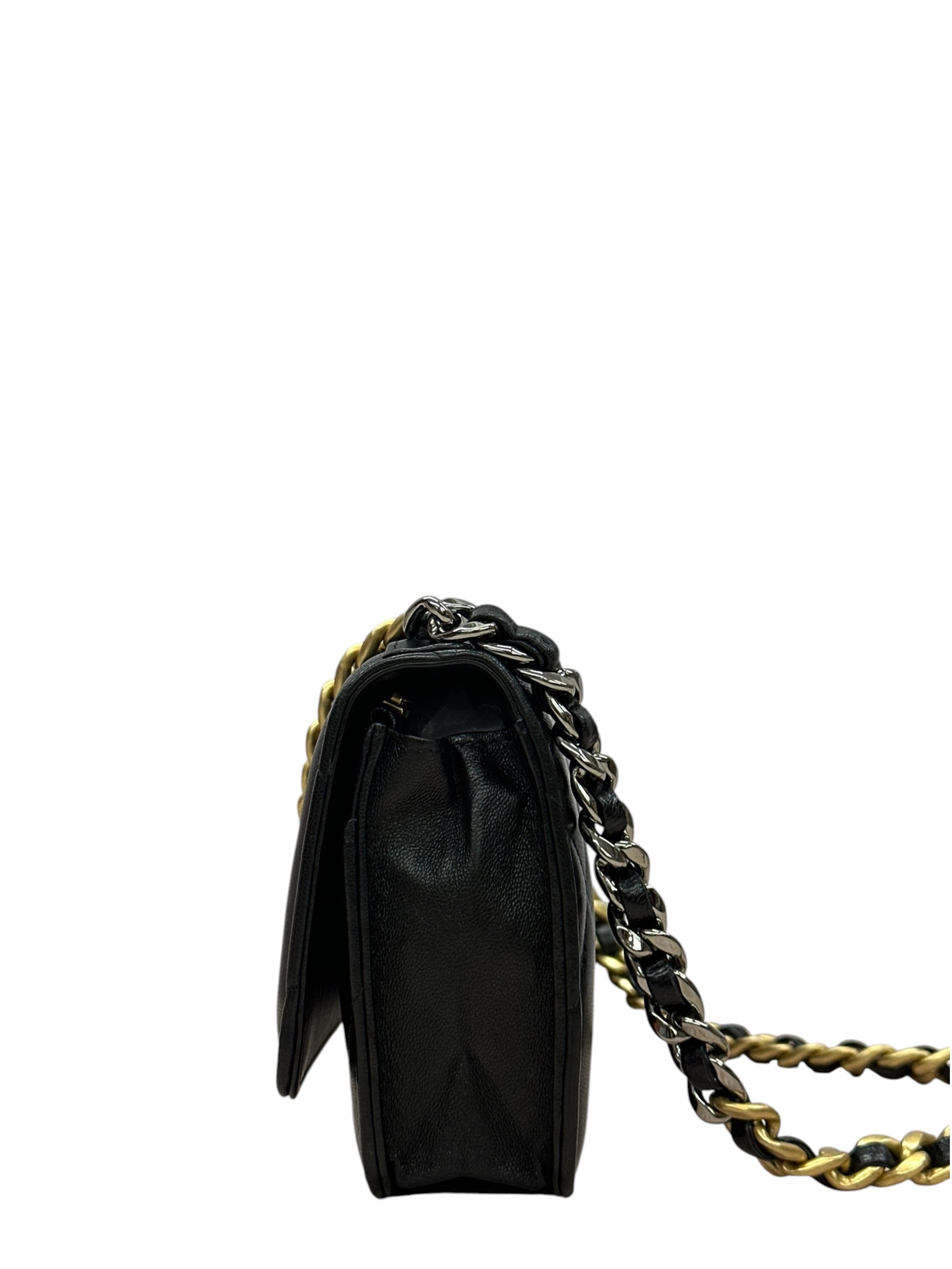 Pre-owned Chanel 19 Wallet on Chain / Product Code:082110