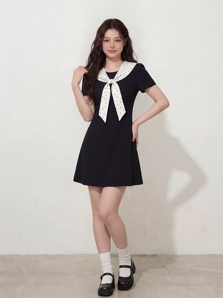 B13(3572) MIU系气质千金风拼波点海军领黑连身裙