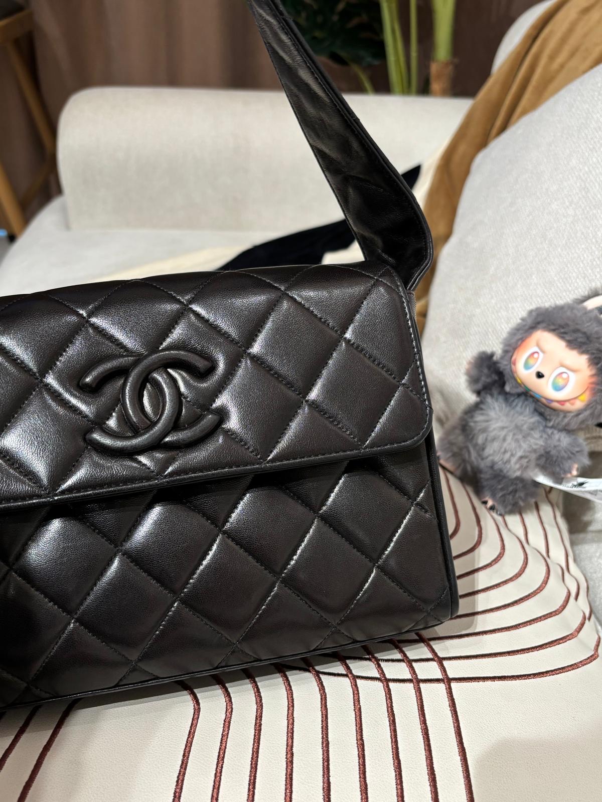 Chanel vintage so black Shoulder bag 100%Authentic ,88%new✅card