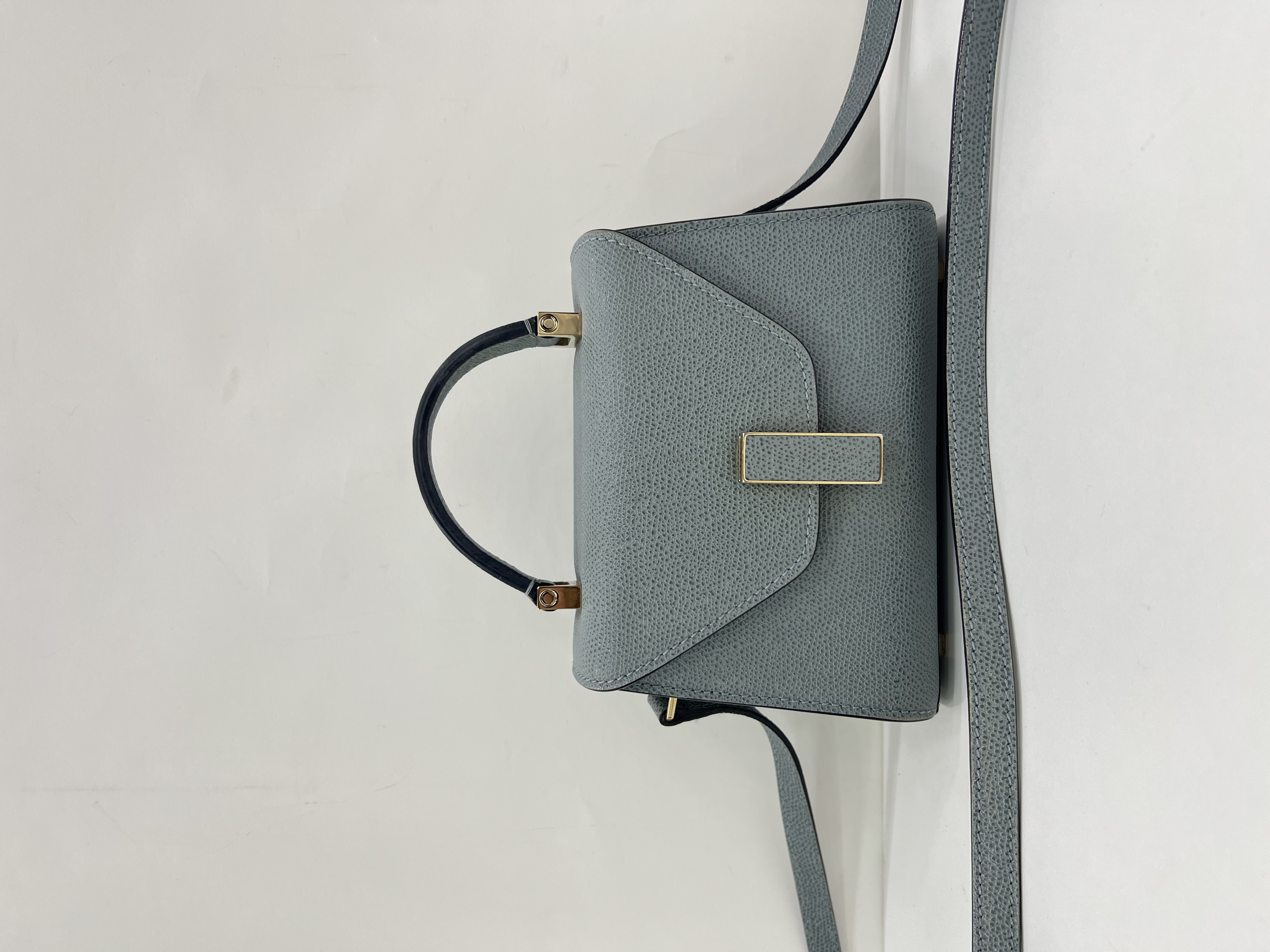 直播貨品 |  [1個-$100 2個-$300］E28