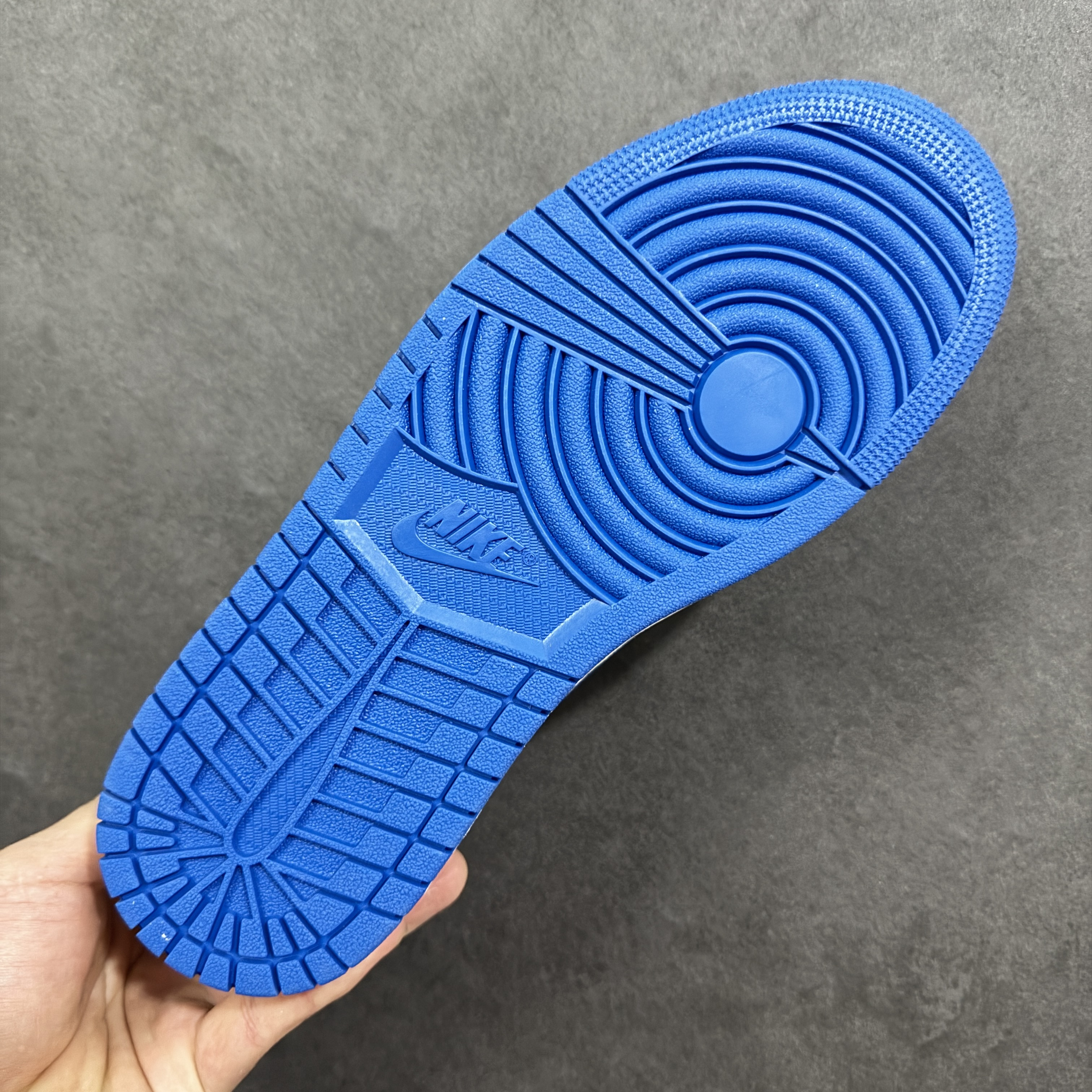 Air Jordan 1 Retro Low OG HQ6998-104