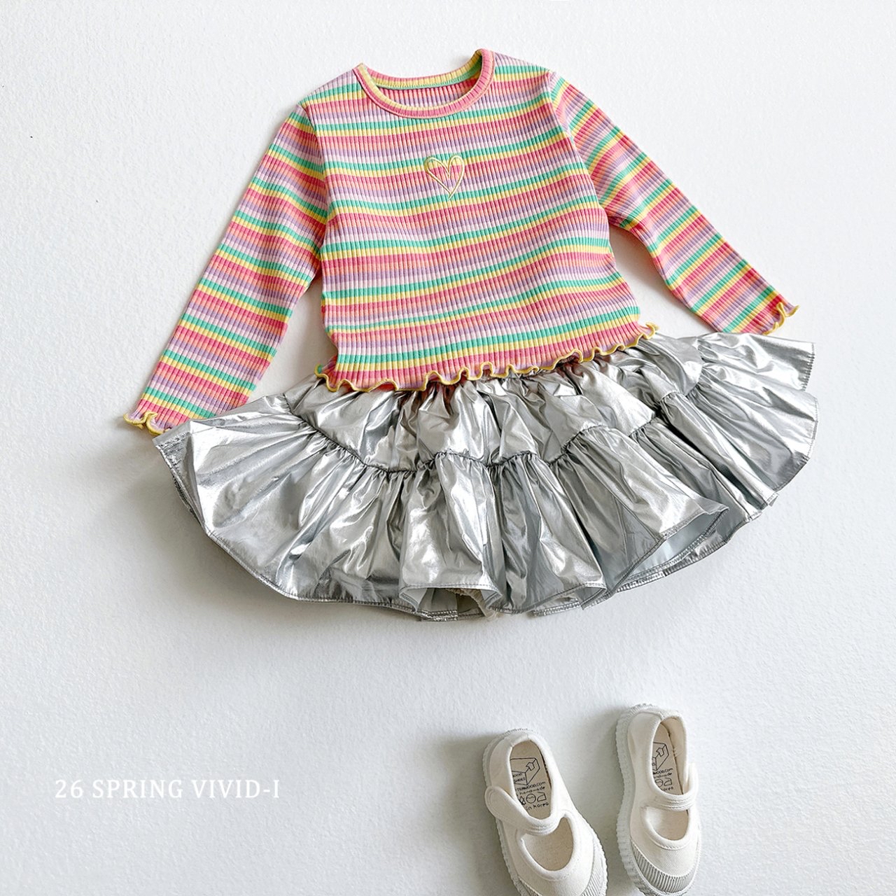 🌸預訂 韓國直送🌸🇰🇷VIVIDI兩色愛心刺繡條紋花邊長袖上衣