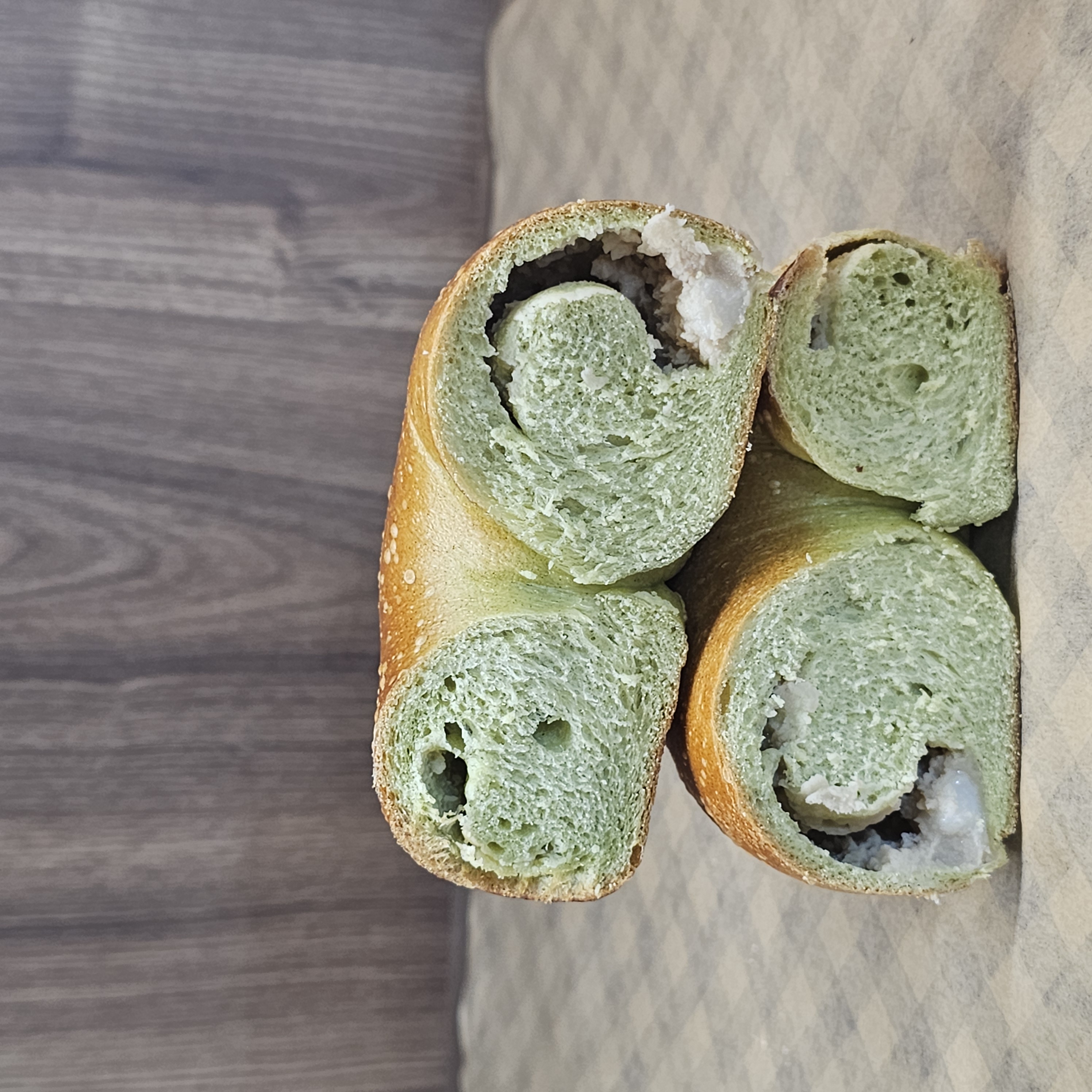 阿嫲｜班蘭芋泥麻糬BAGEL｜雙重煙韌 東南亞 x 台式創意交織
