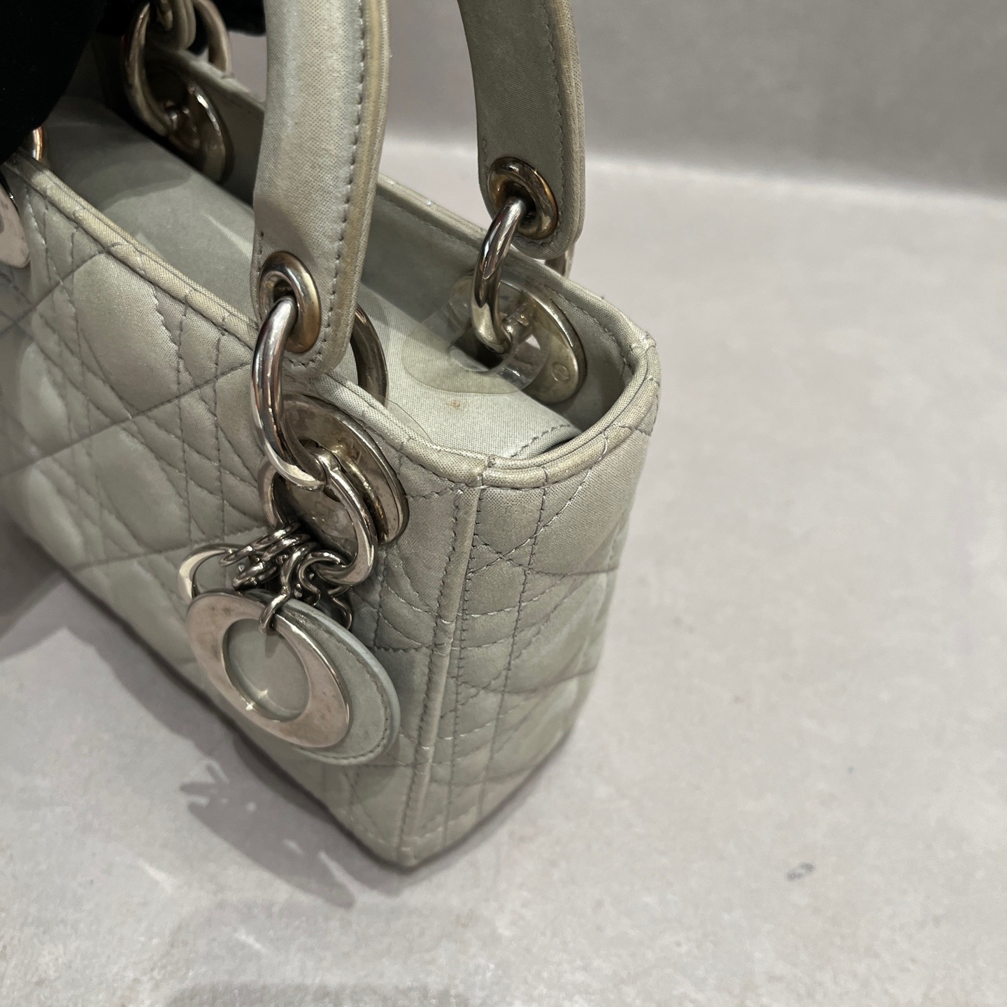 【預訂貨品】Lady dior三格珠光灰銀扣戴妃包