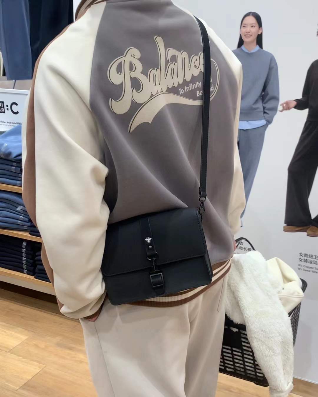 預訂 Dior 香水專櫃贈品收納袋改裝郵差包 