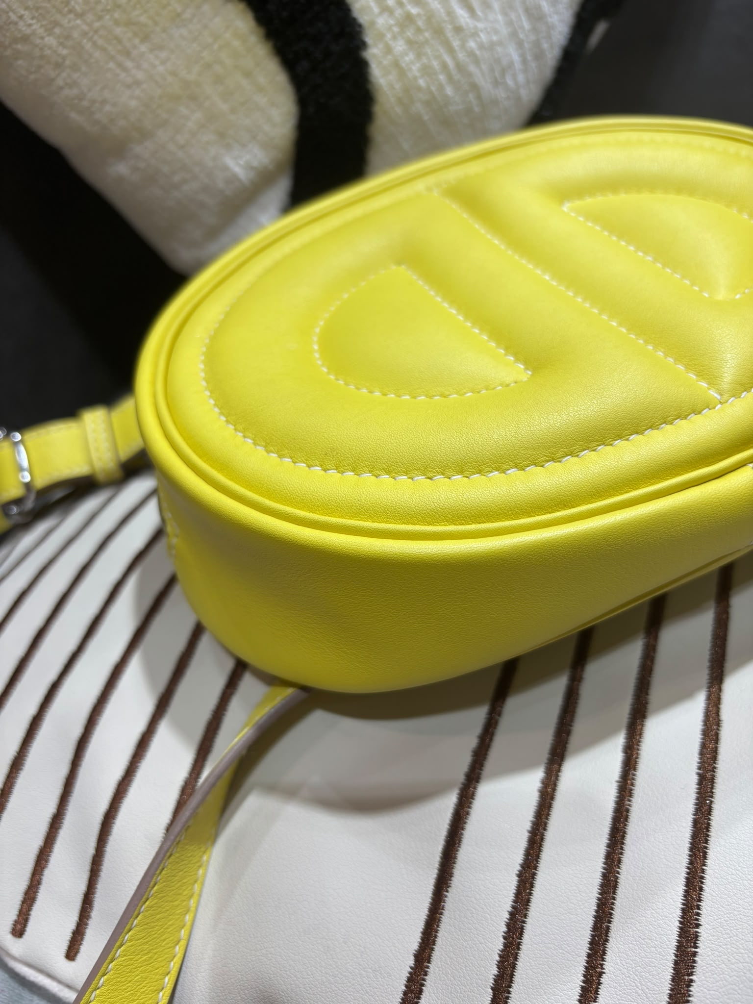 Hermes in the loop waist bag hobo belt bag STAMP Y 檸檬黃色 100%Authentic, 98%new ✅Dust bag