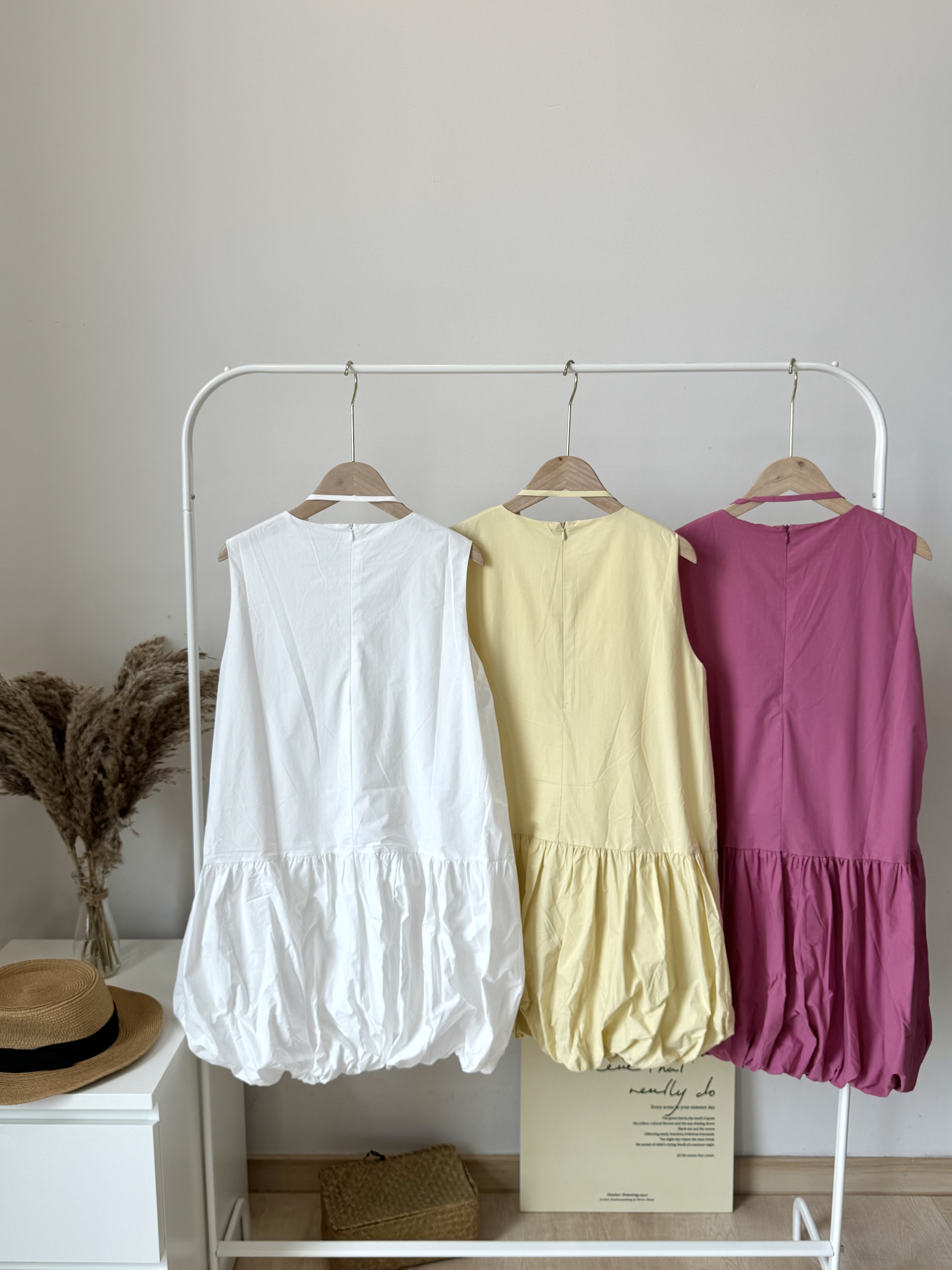 Agnes Puffy Dress free small crossbody bag 韩系减龄甜美背心花苞连衣裙配送🎁同色包包 ( 3 colours )