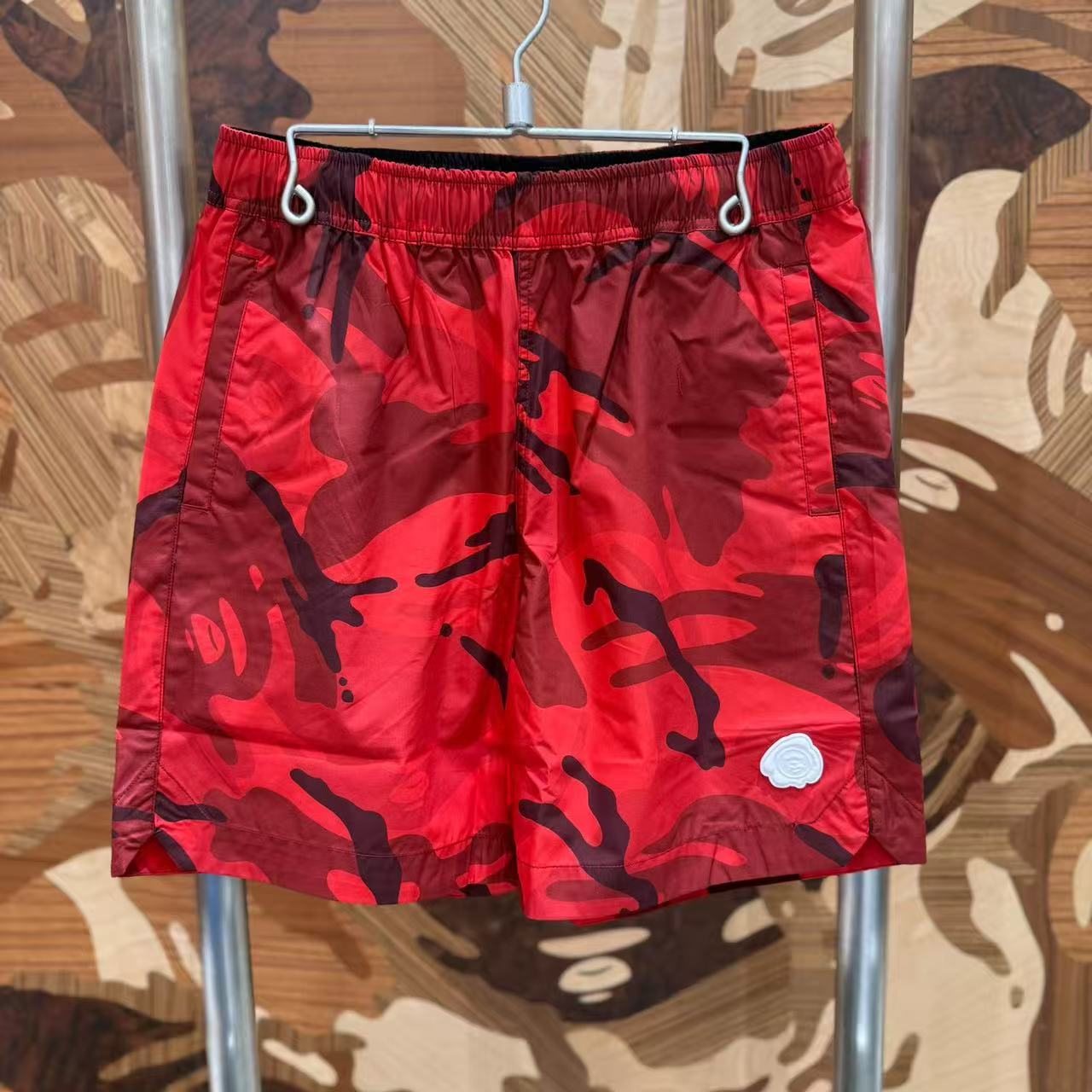 AAPE Moonface camo shorts (C693)