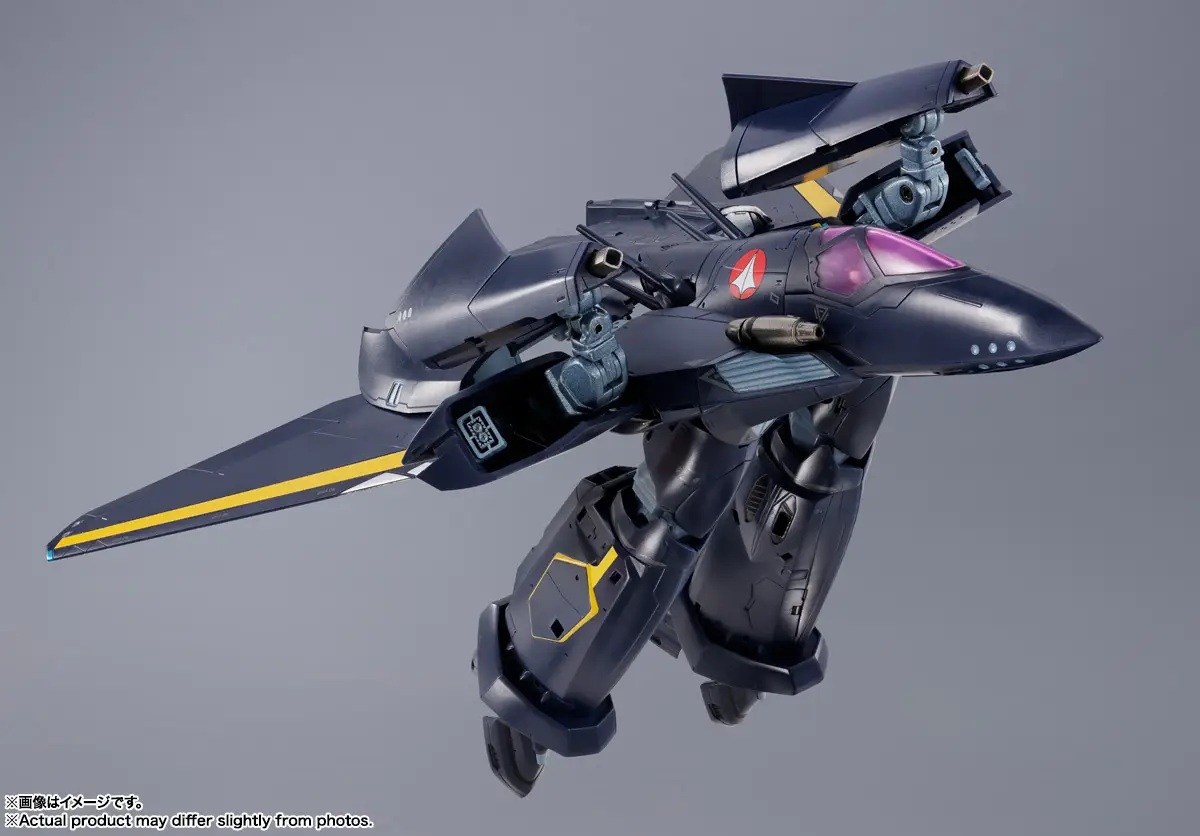 DX Chogokin VF-17S Nightmare Stealth Valkyrie (Gamlin Kizaki's)