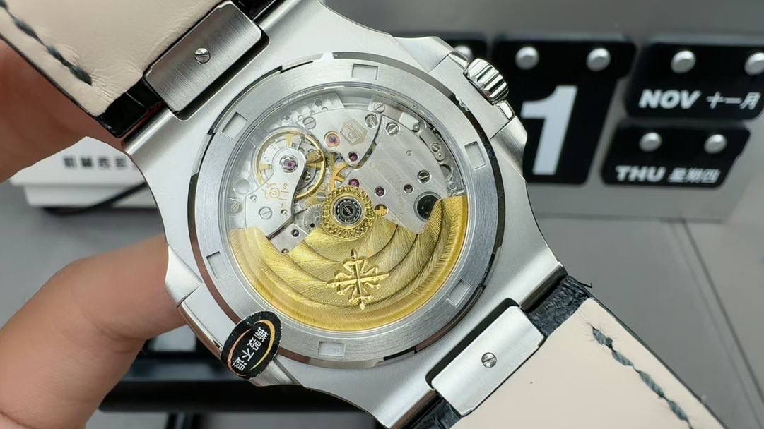 鹦鹉螺5711 灰盘皮带 324一体机😍💯🤍