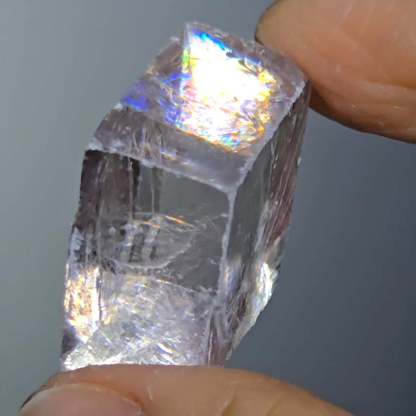 Purple calcite cube from China with rainbows - PC13