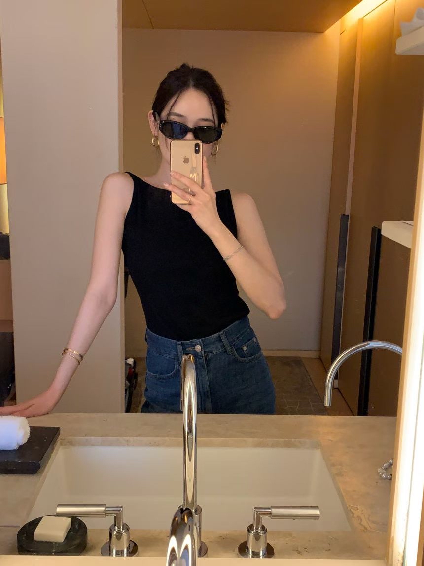 Elegant boat neck U-back cami top