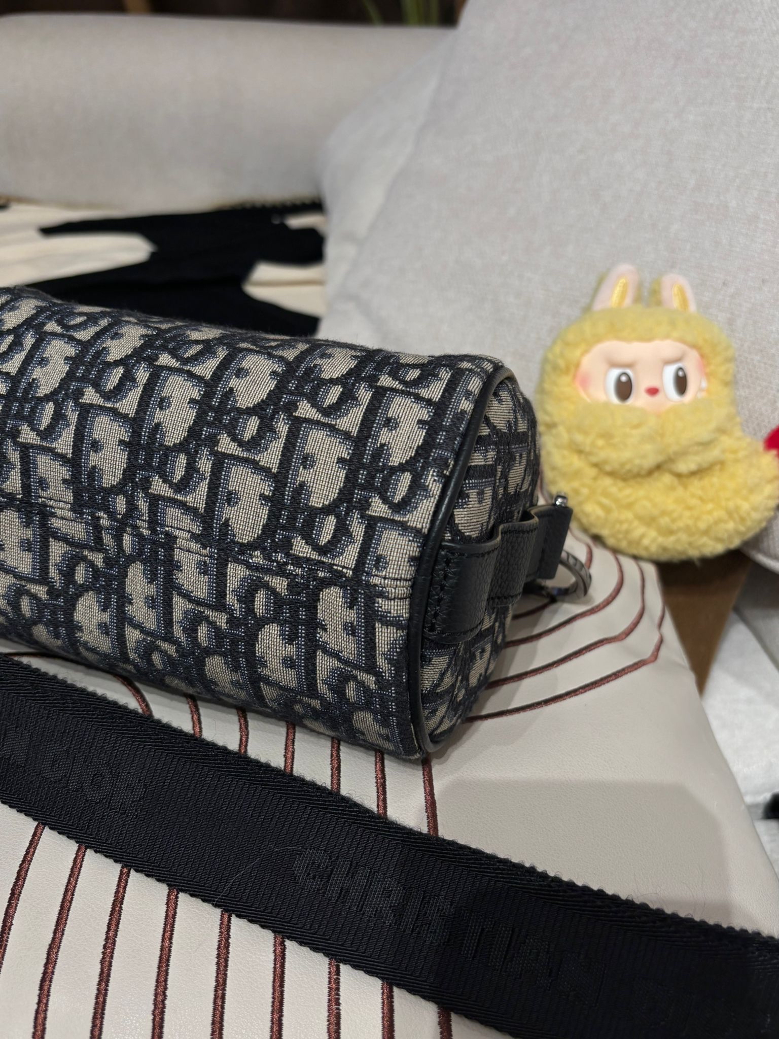 Dior roller messenger bag 100%Authentic,95%new✅Dust bag