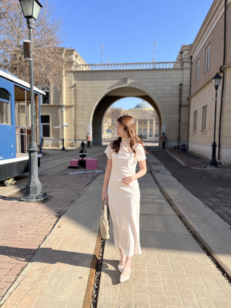 Airy Sheer Crinkle Top (Ivory)