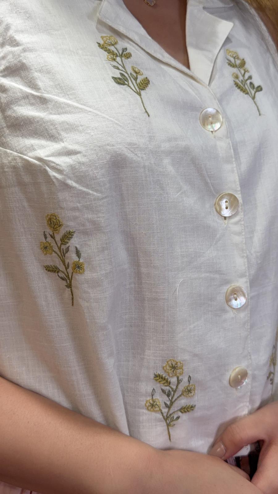 2490 White Flower Emb. 2 Way Vest
