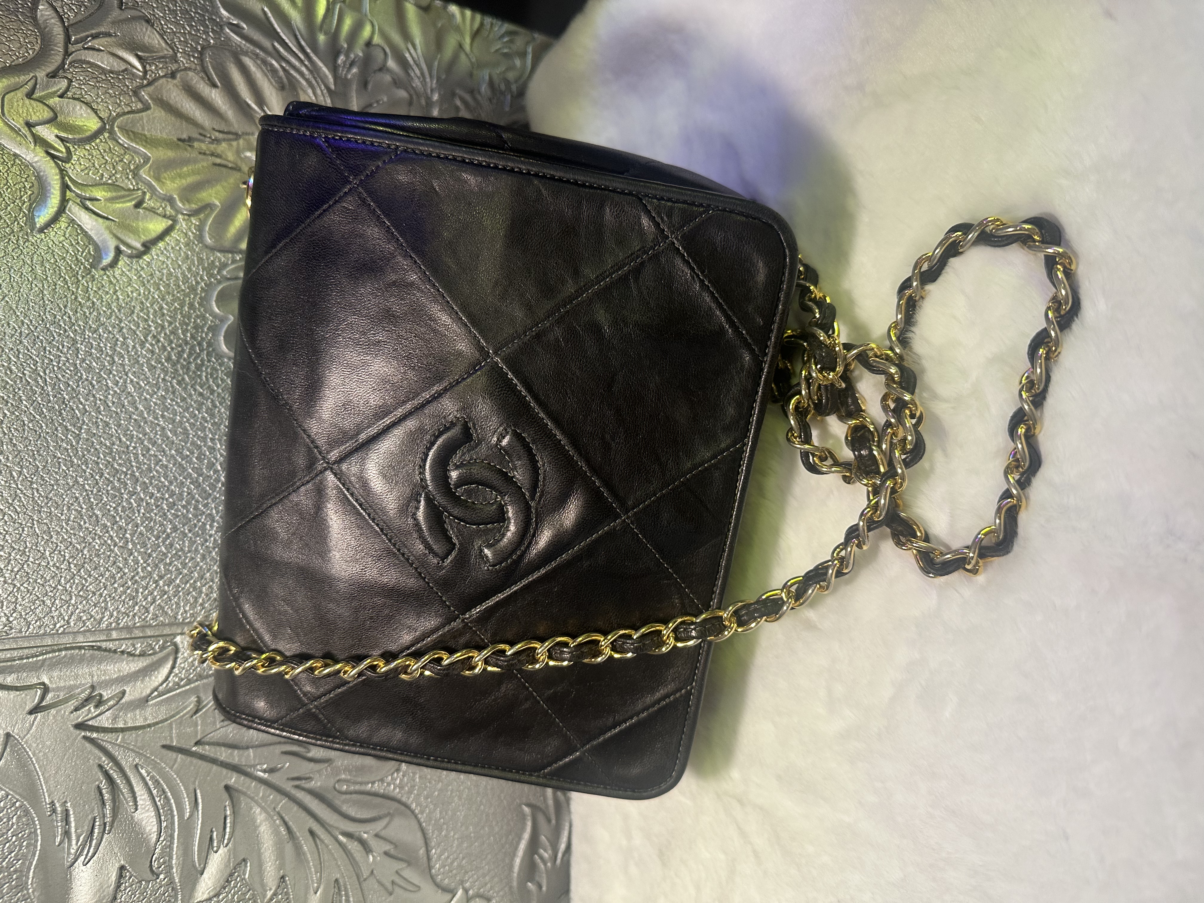 vintage chanel black leather classic flap chain bag