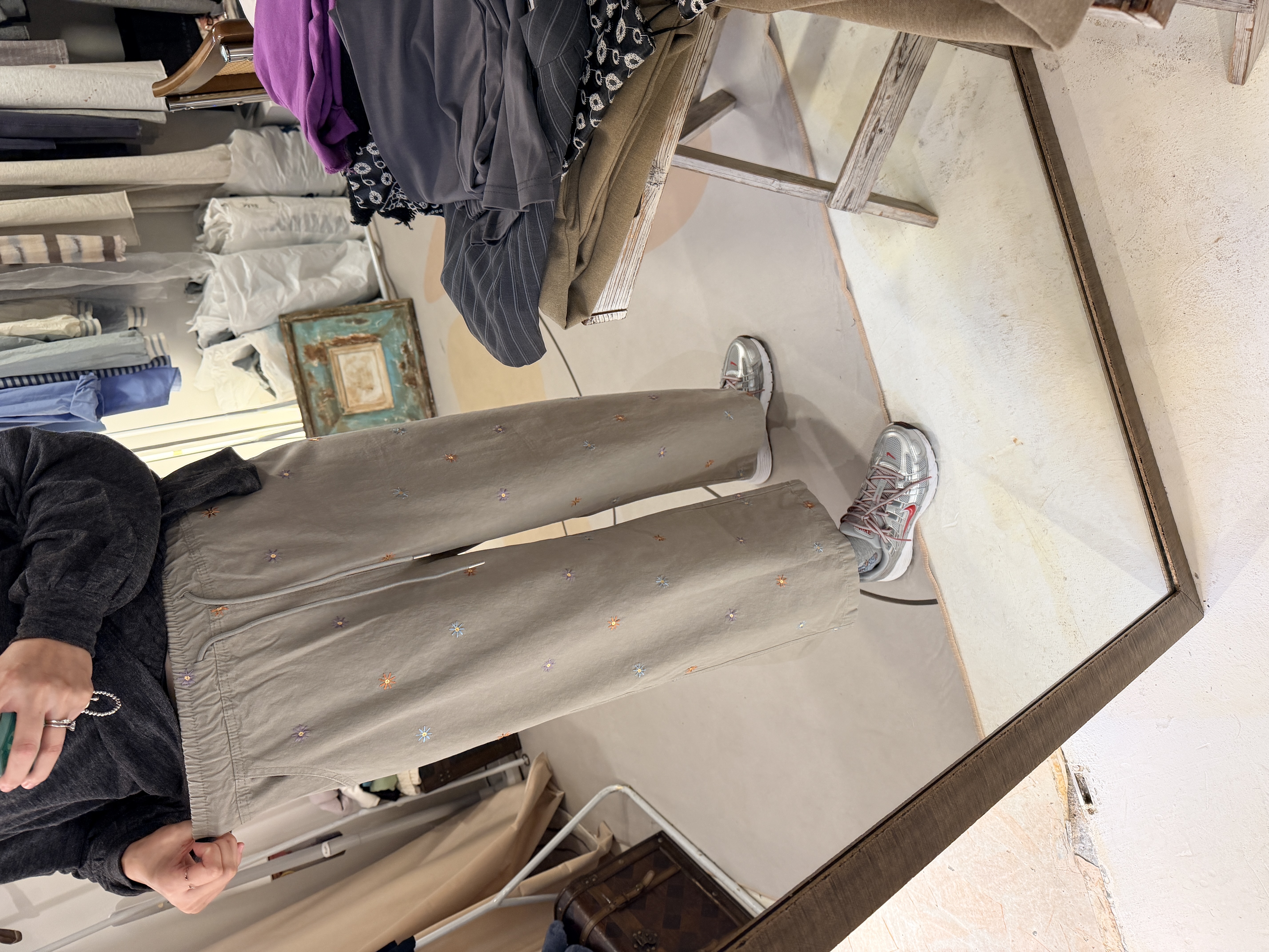 Flower embroidery pants