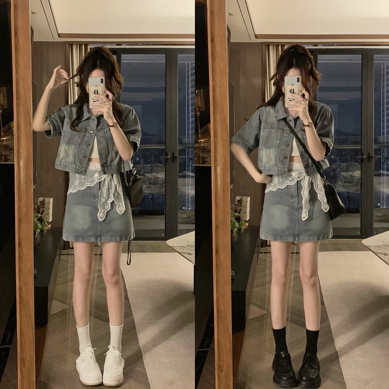 B95(9879) 港风时尚JEANS后开角外套上衣与付蕾丝丝巾短裙三件套套装 