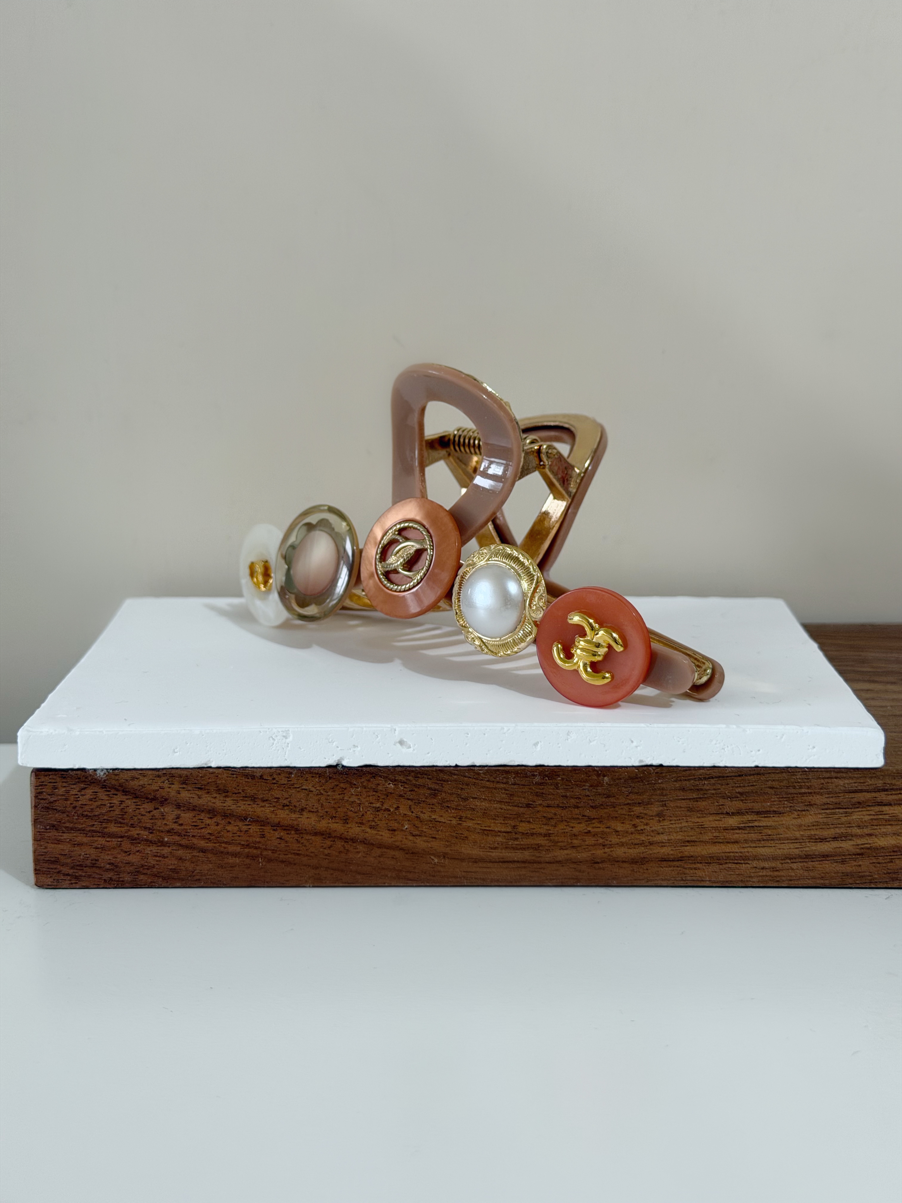 復古鈕扣髮夾/啡橙色系 12cm長