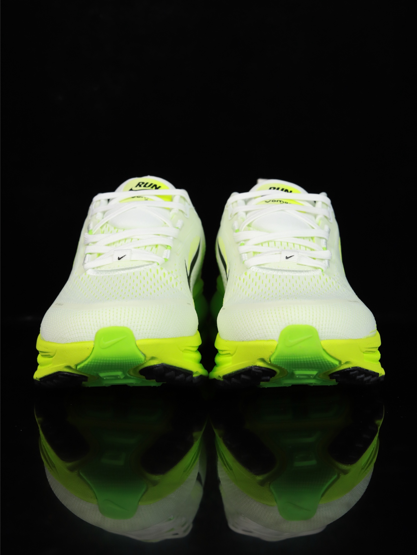 Nike Vomero 18 HM6804-102