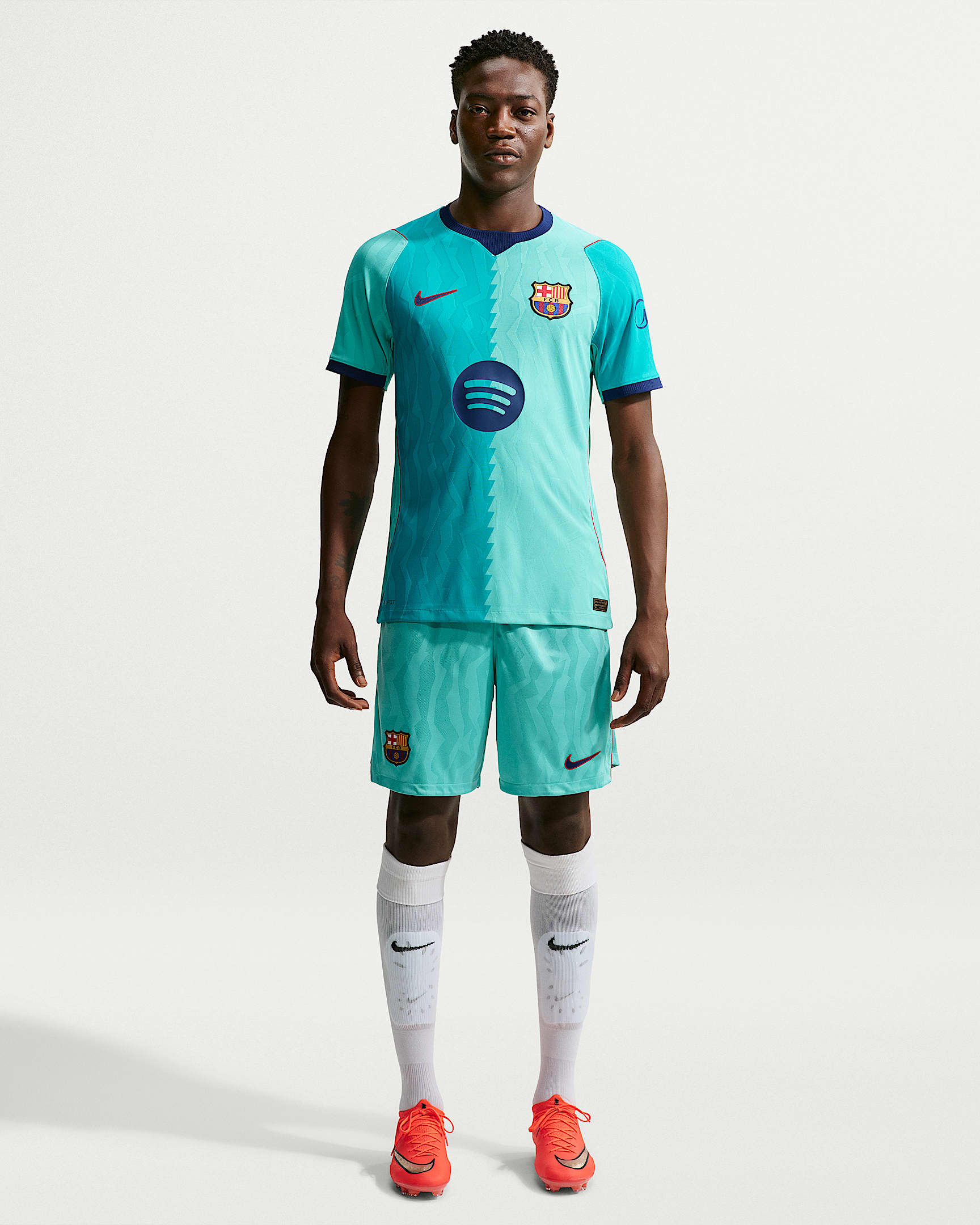重溫經典設計 Nike Barcelona 巴塞羅拿 2026-27 三客球員版球衣 (可加印字章) II6639