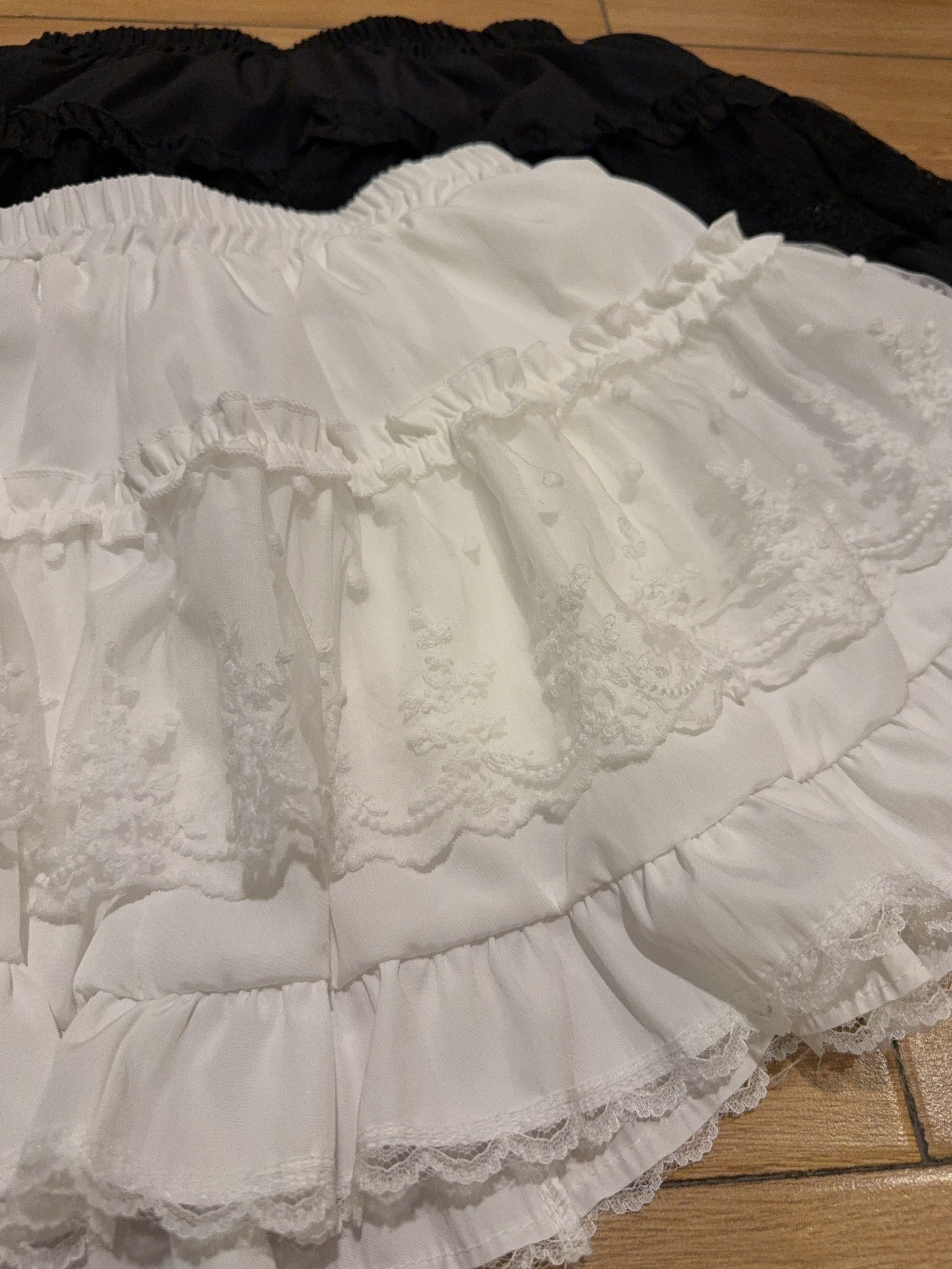 花边蕾丝层次感半身短裙R3009