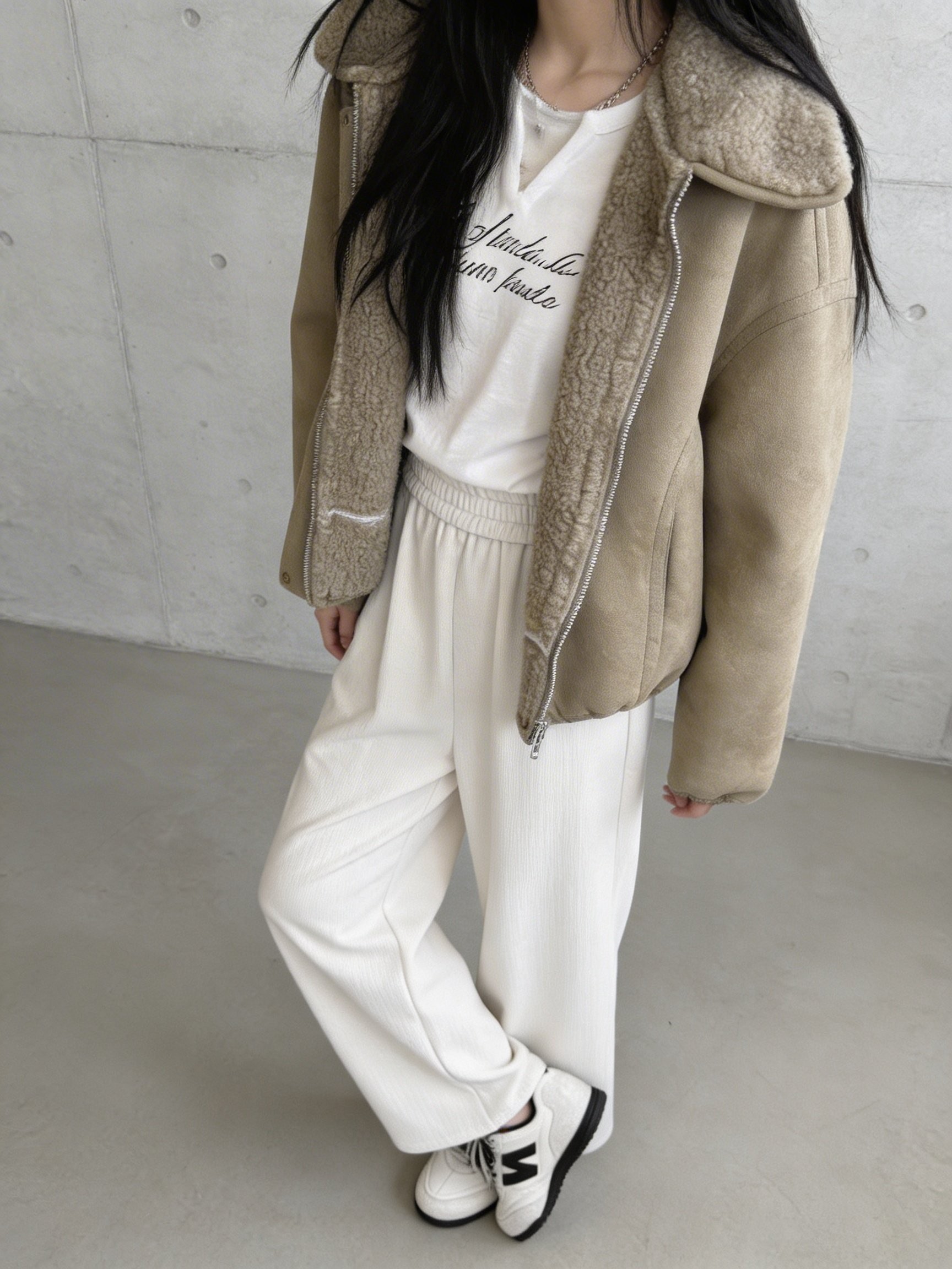 卡其色麂皮毛領短版飛行夾克