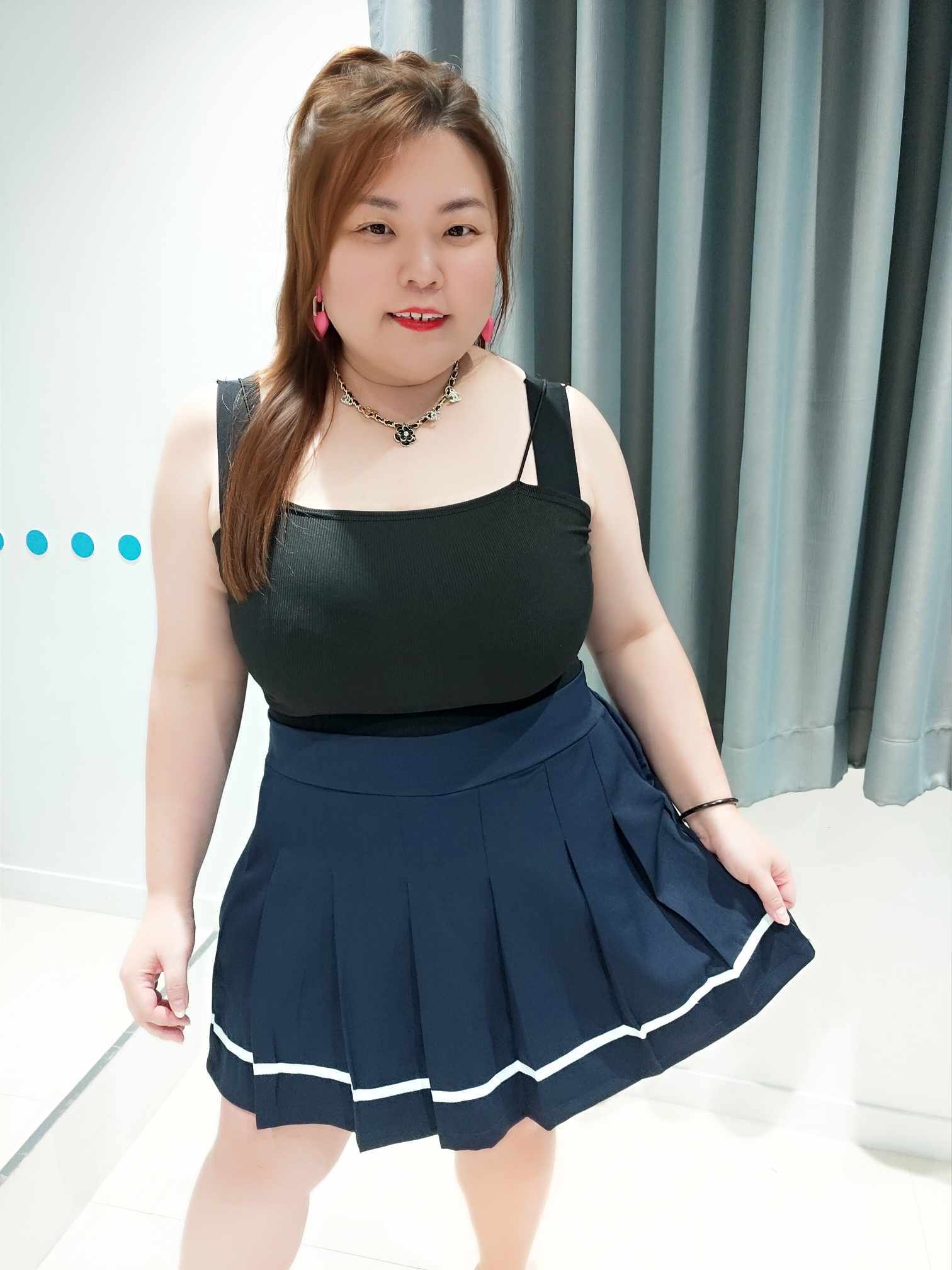 DSB04 裙摆拼线条百褶裤裙