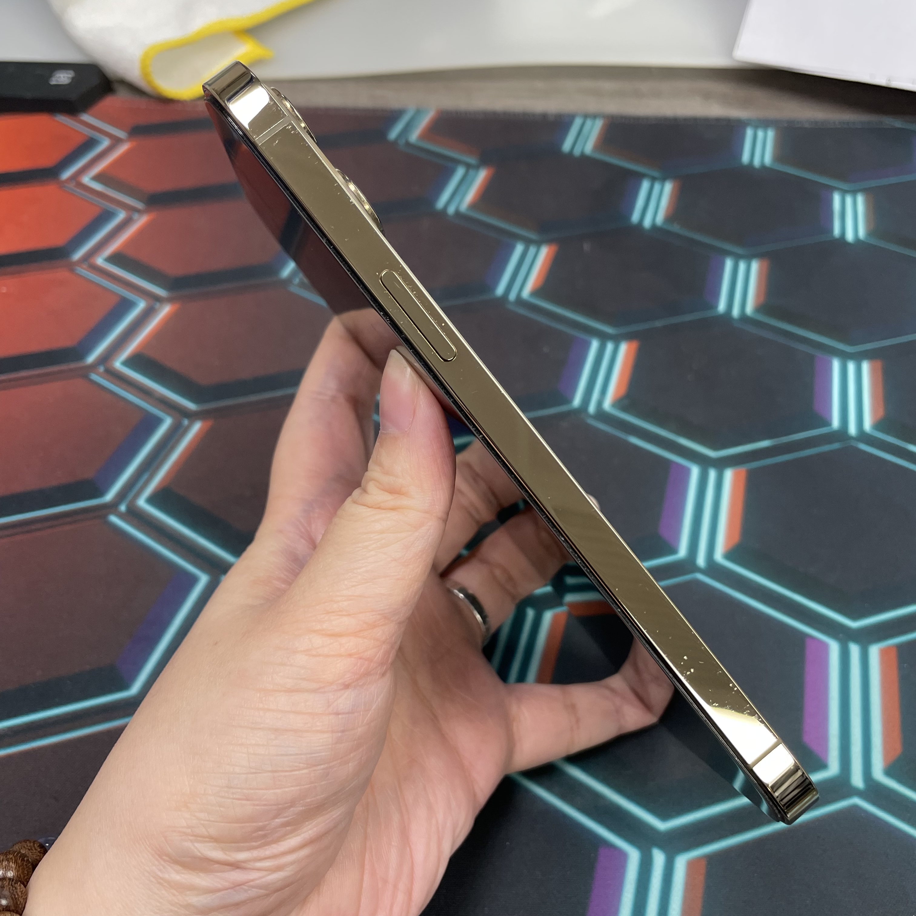 *8269 12 pro max 靚機 128GB 電70 金色 gold